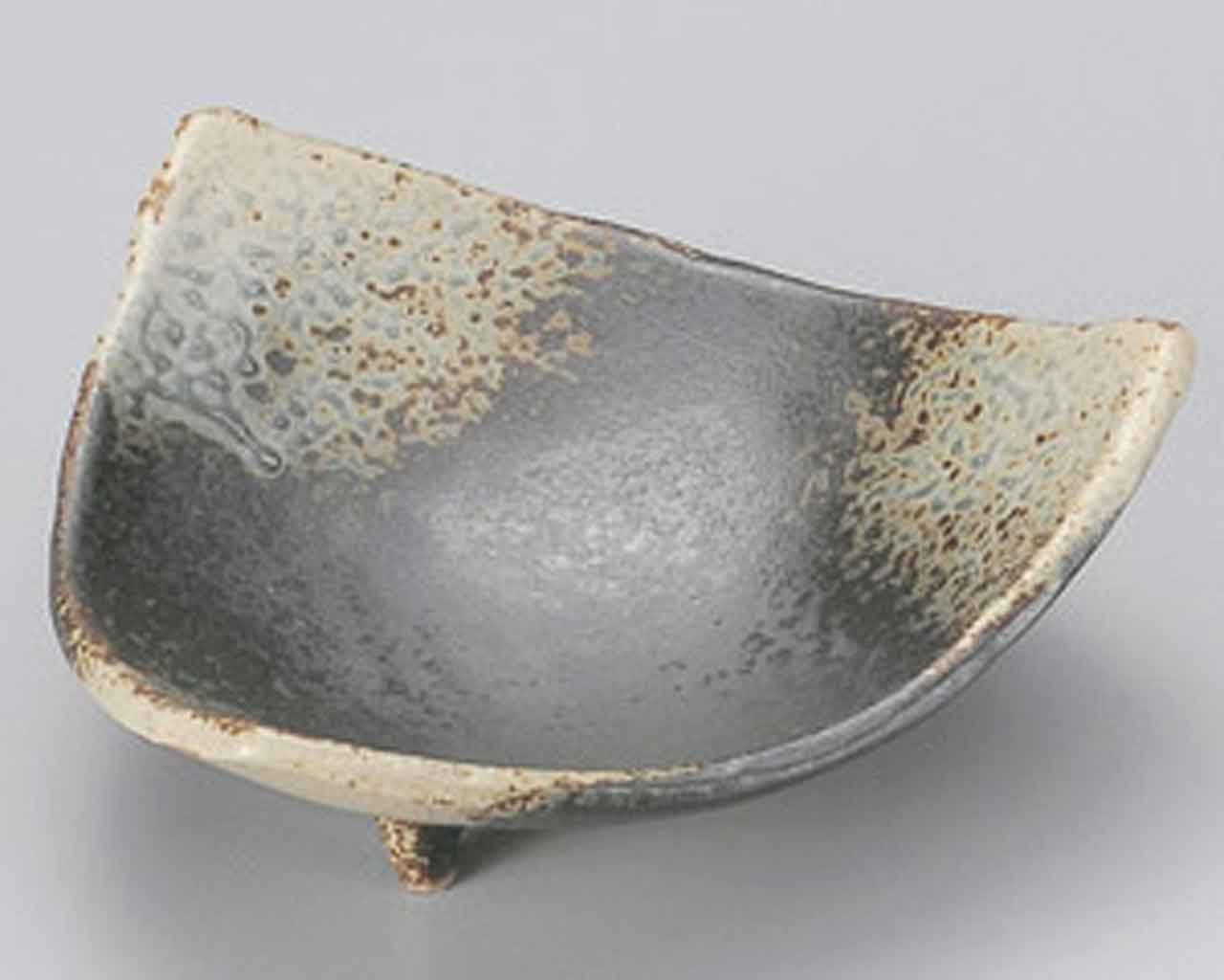 Premium Japanese Bizen Triangle Sushi Plates - Set of 2 (7.1 Inch) - Handcrafted Grey Ceramic for Sushi, Appetizers & Asian Dining - Authentic Japanese Tableware for Restaurants & Home Entertaining