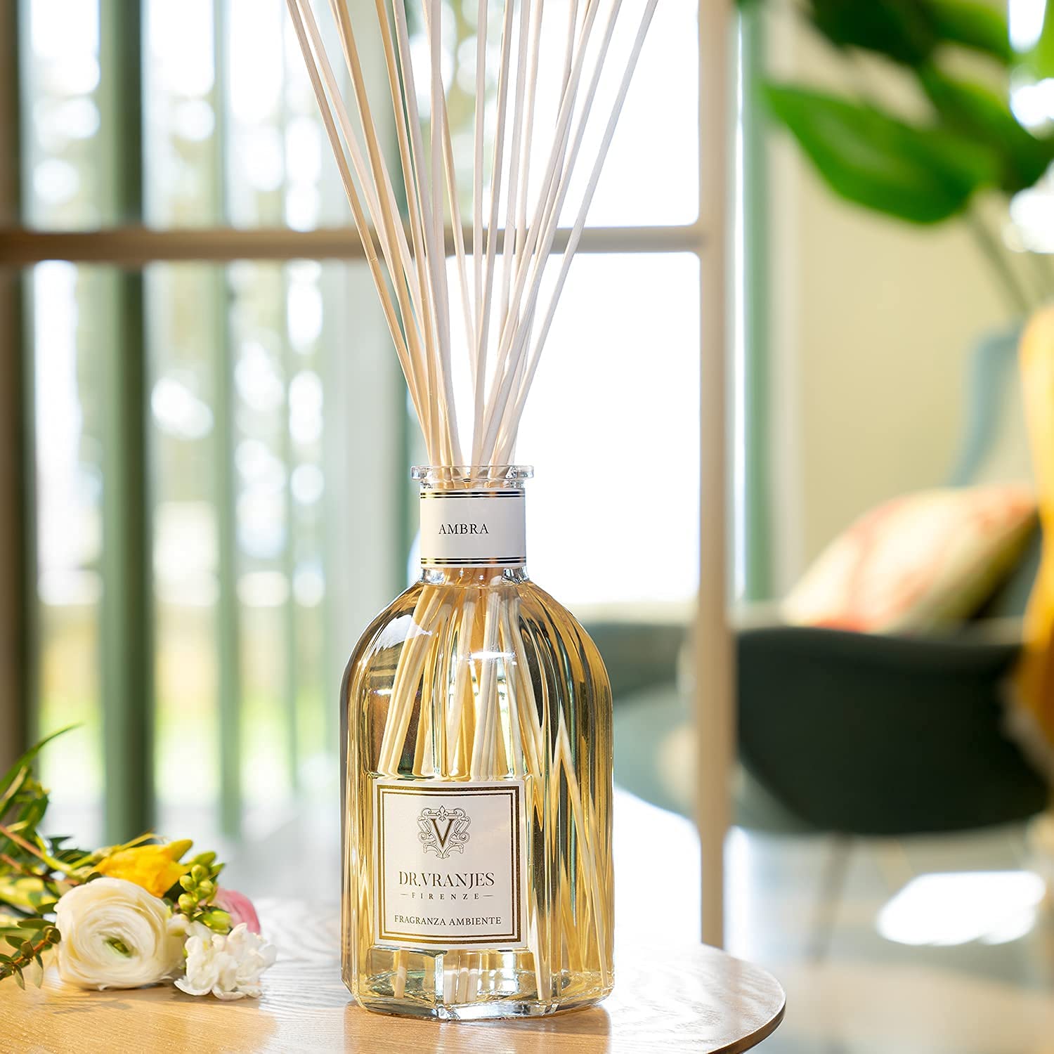 Dr. Vranjes Ambra 1250ml Premium Reed Diffuser Set with 3 White Rattan Sticks - Italian Luxury Home Fragrance, Oriental Scent with Amber, Patchouli & Sandalwood Notes - Perfect for Living Room, Bedroom & Office Decor