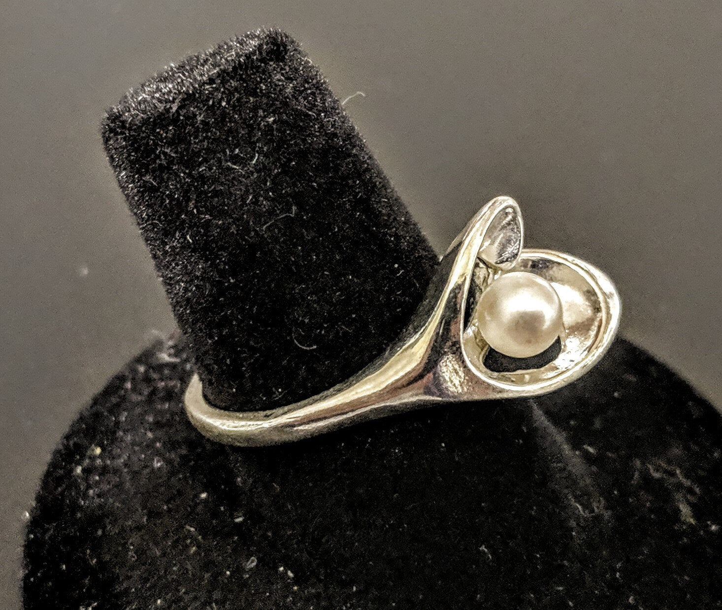 Elegant Sterling Silver Freshwater Pearl Ring with Swirl Design - Perfect Gift for Women, Love, Birthstone Jewelry - Ideal for Weddings, Anniversaries & Special Occasions