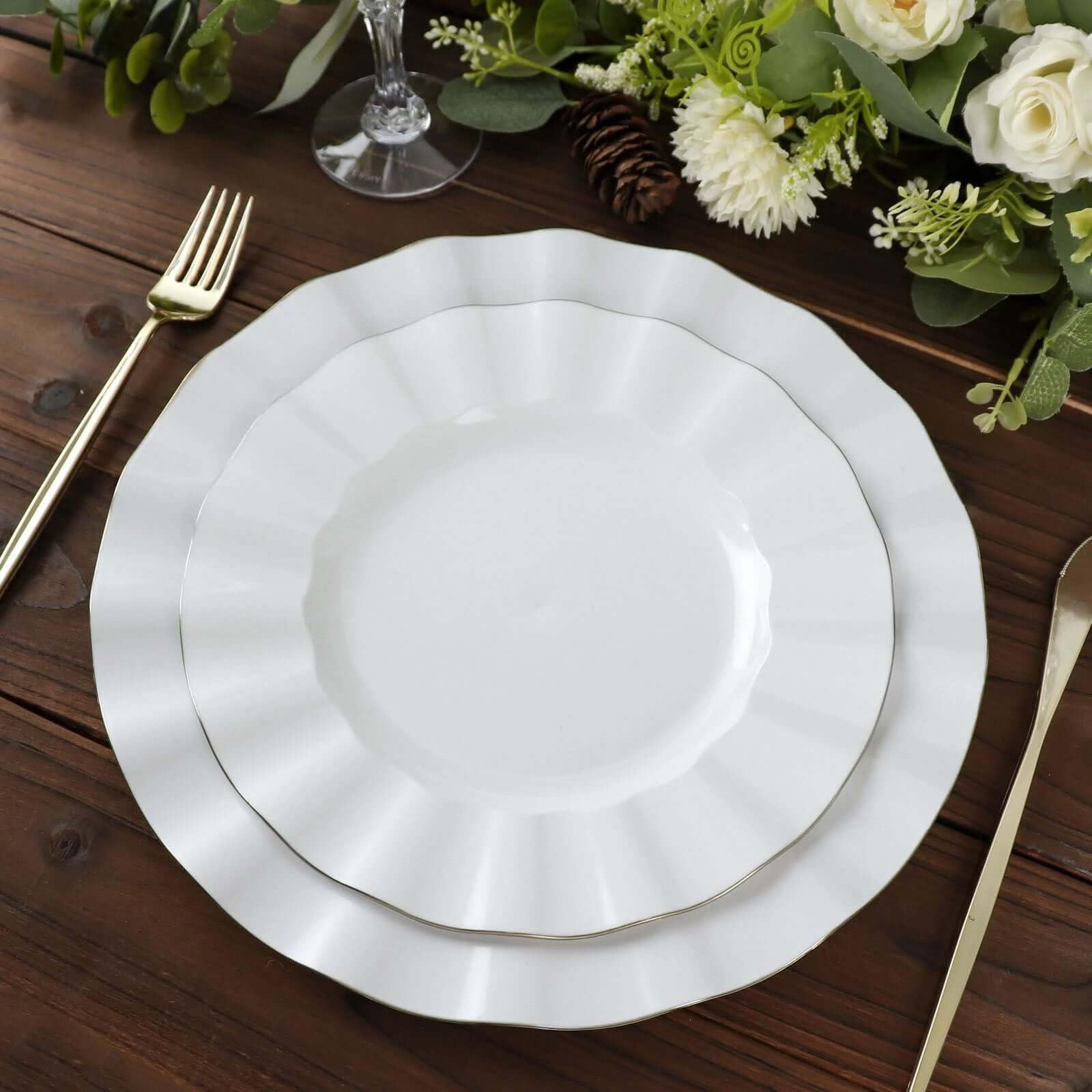 Efavormart 10-Pack White 9-Inch Round Plastic Dessert Plates with Gold Wavy Rim - Disposable Salad & Appetizer Plates for Weddings, Parties, Banquets, Holiday Dining, Picnics & Outdoor Events