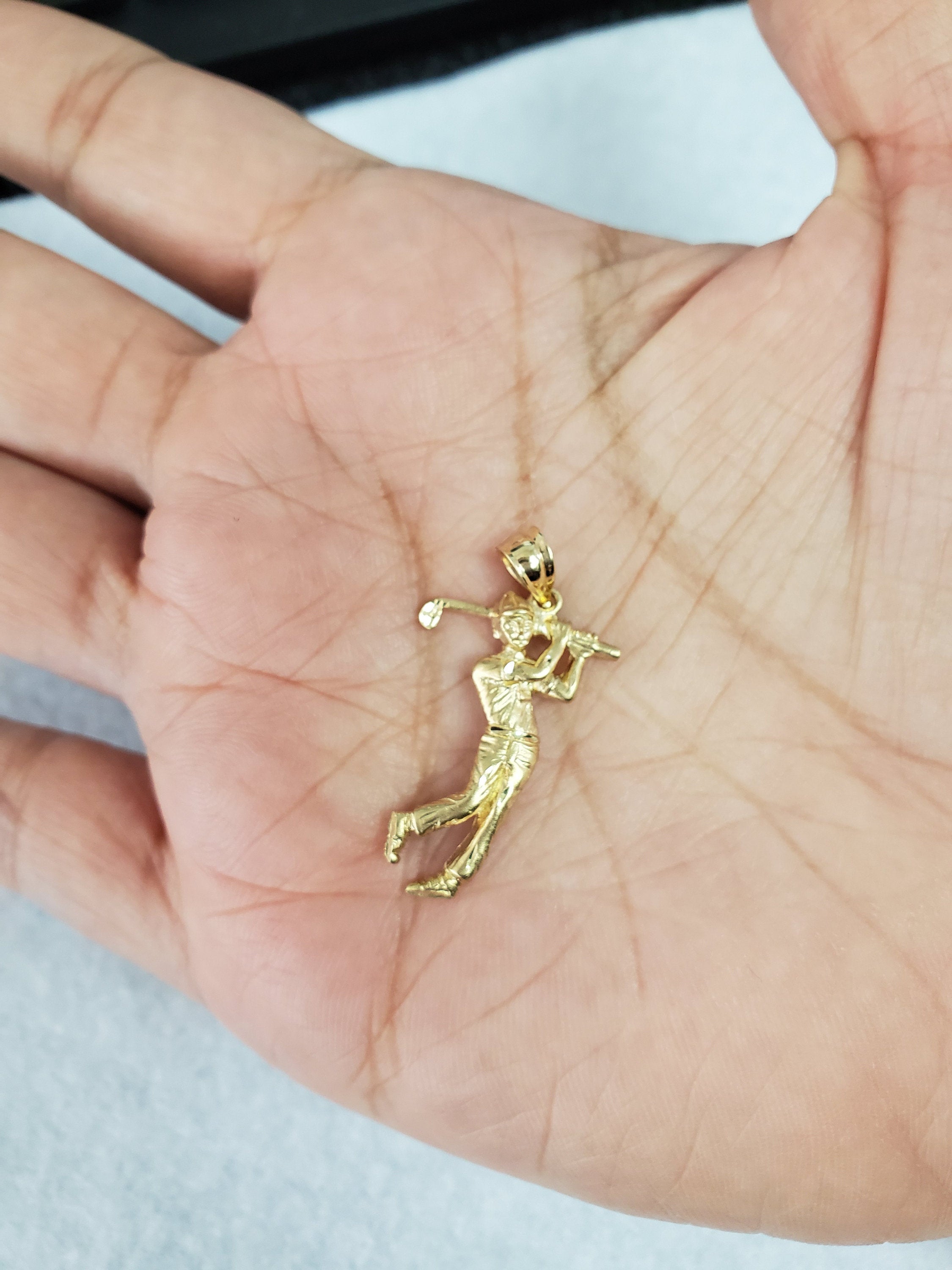 14K Yellow Gold Diamond Golf Club Pendant Necklace for Women - Elegant Jewelry Gift for Golf Lovers, Perfect for Golf Tournaments & Special Occasions