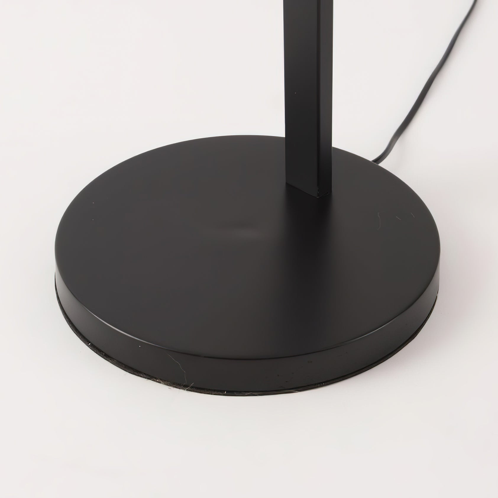 Modern Chalfis Floor Lamp with Adjustable Brightness - Stylish Standing Light for Living Room, Bedroom & Office - Perfect for Reading, Relaxing & Decorating