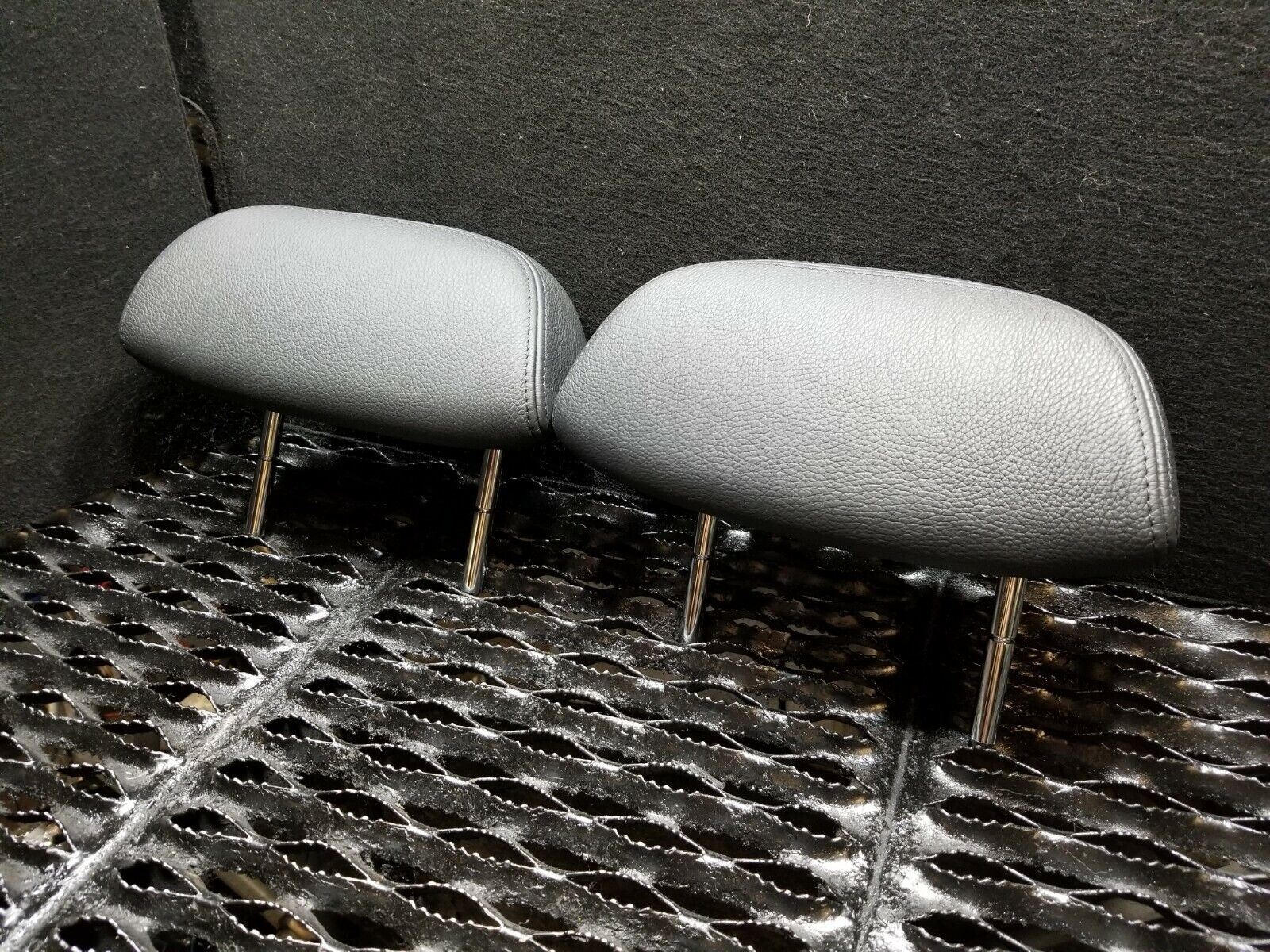2006-2010 BMW 650i E63 Genuine OEM Left & Right Rear Headrests - Perfect for Car Interior Upgrades & Comfort Enhancement