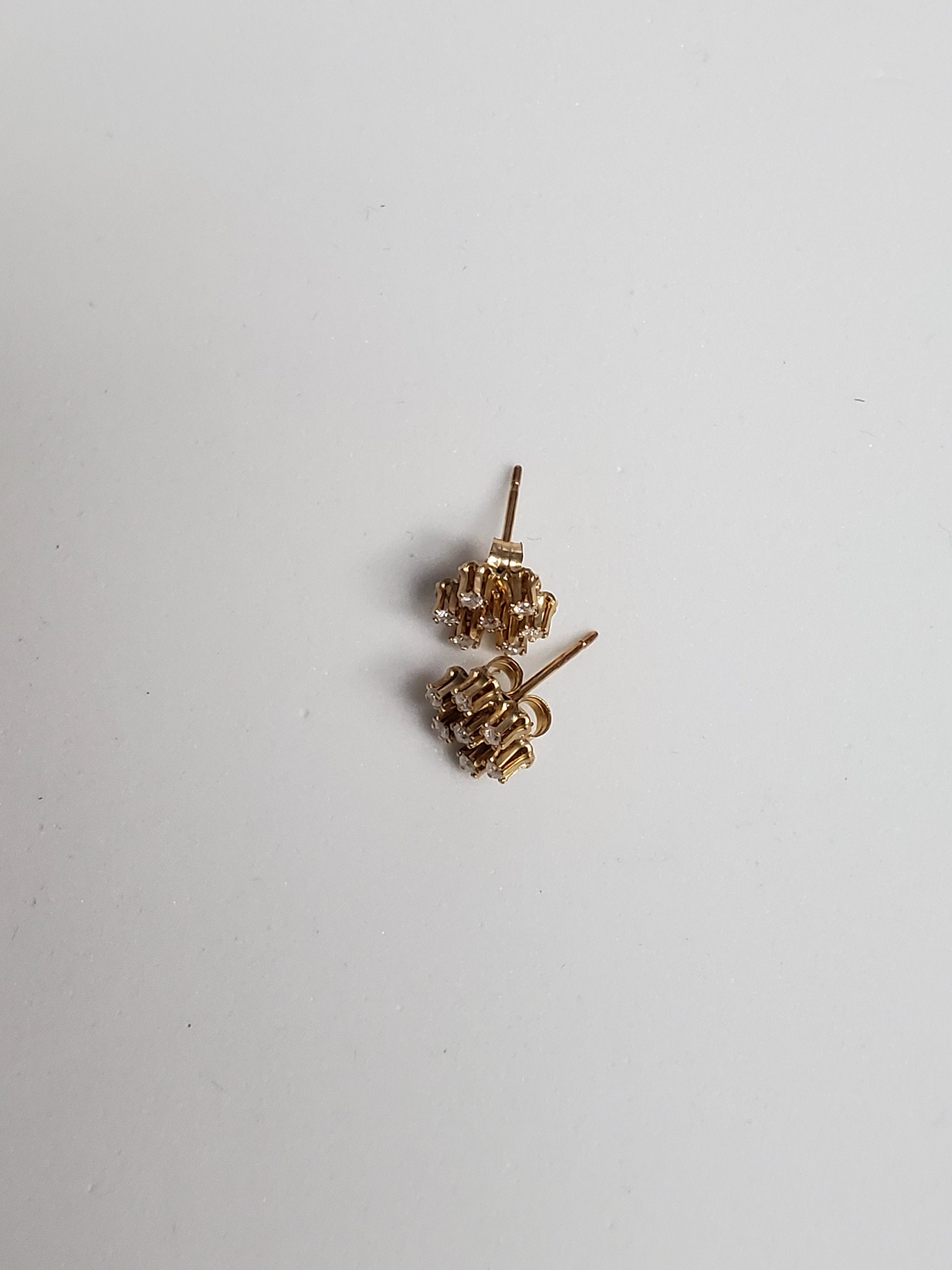14K Yellow Gold Flower Shaped Diamond Stud Earrings for Women - Elegant Gift for Anniversary, Wedding & Special Occasions