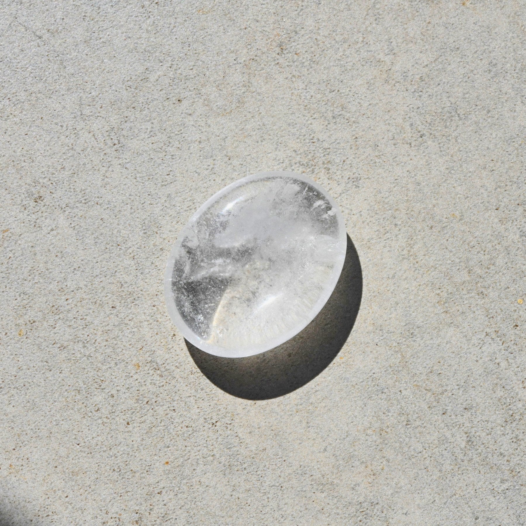 Natural Healing Quartz Palm Stone - Reiki Meditation, Stress Relief & Chakra Balancing - Perfect for Yoga, Mindfulness & Spiritual Practices