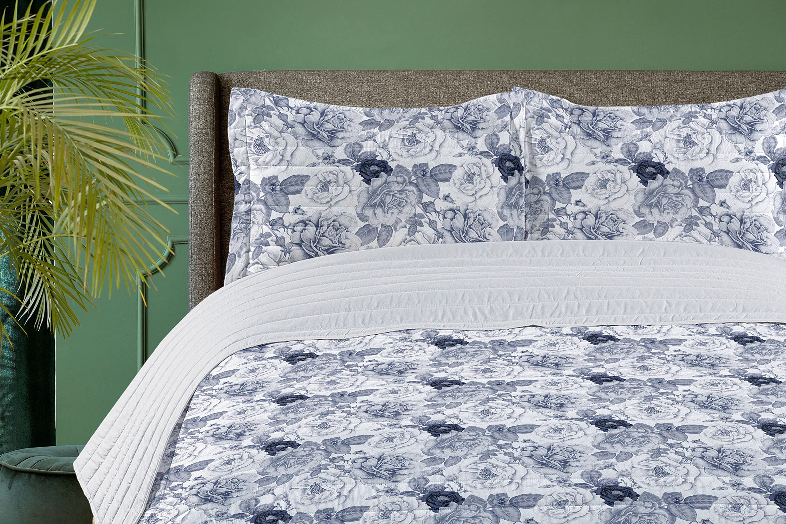 Ambesonne Shabby Floral Microfiber Bedspread Set - Queen Size Blue Grey White | Garden Rose Buds with Leaves Romantic Design | Soft Bedding Set with Pillow Shams & Comforter | Perfect for Spring Decor, Master Bedroom & Guest Room