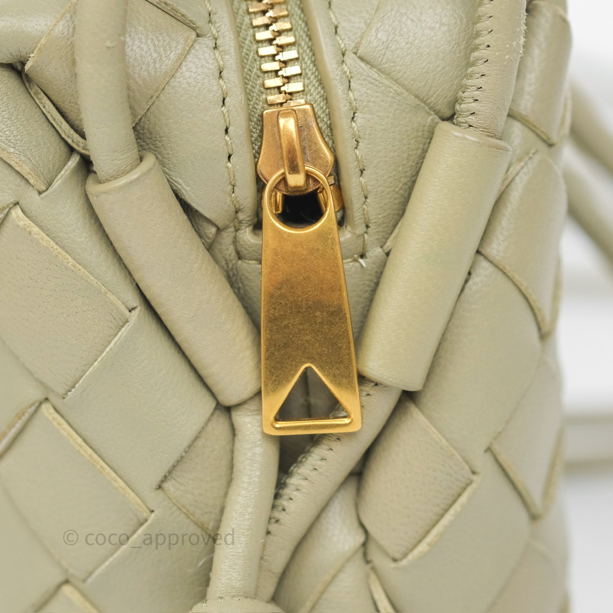 Bottega Veneta Loop Camera Bag - Intrecciato Lambskin Leather Crossbody Bag in Travertine | Stylish Everyday Purse for Women, Perfect for Work, Travel & Date Night