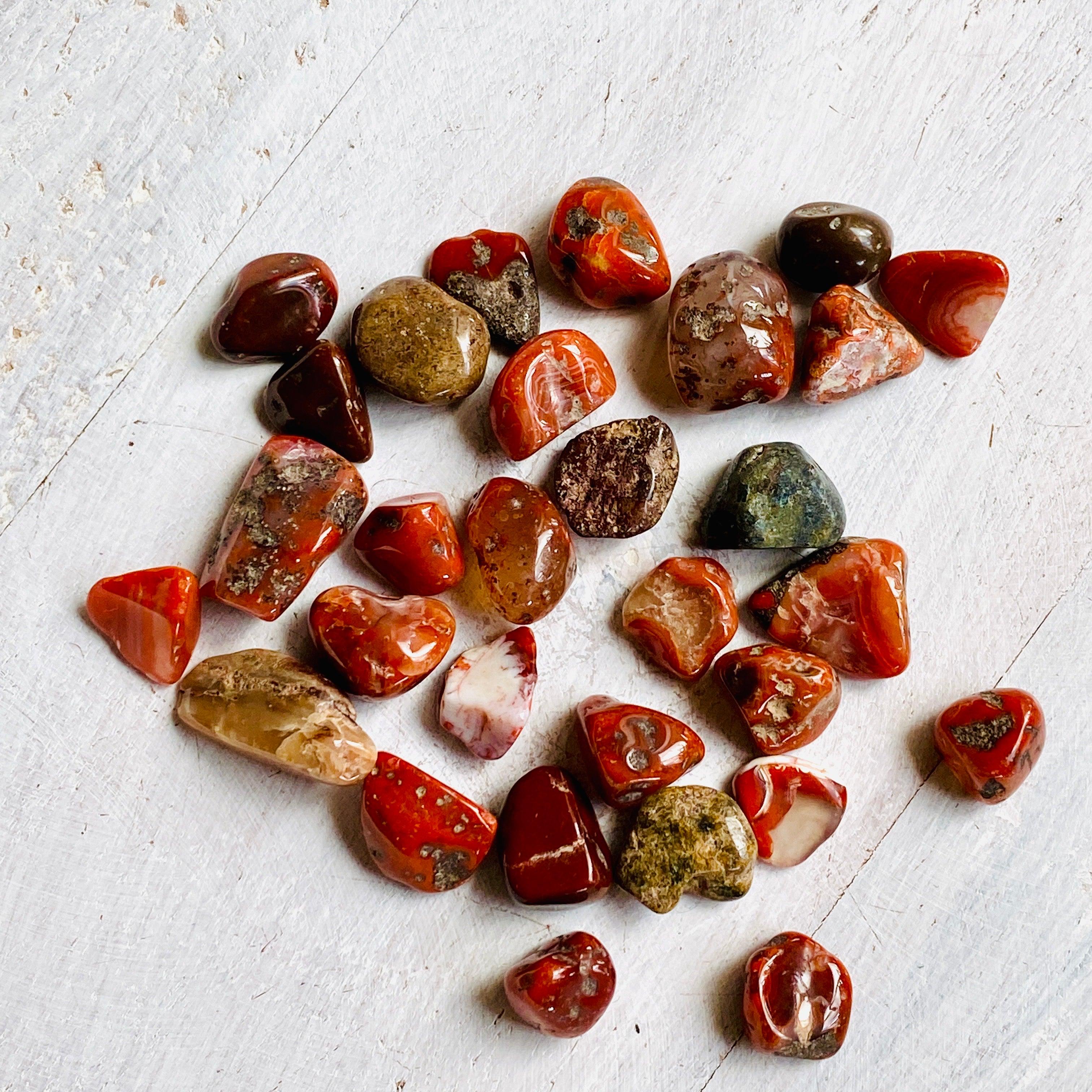 50g Mini Tumbled Red Agate Stones - Natural Healing Chips for Jewelry Making, Crystal Grids & Meditation - Perfect for DIY Crafts, Home Decor & Spiritual Practices