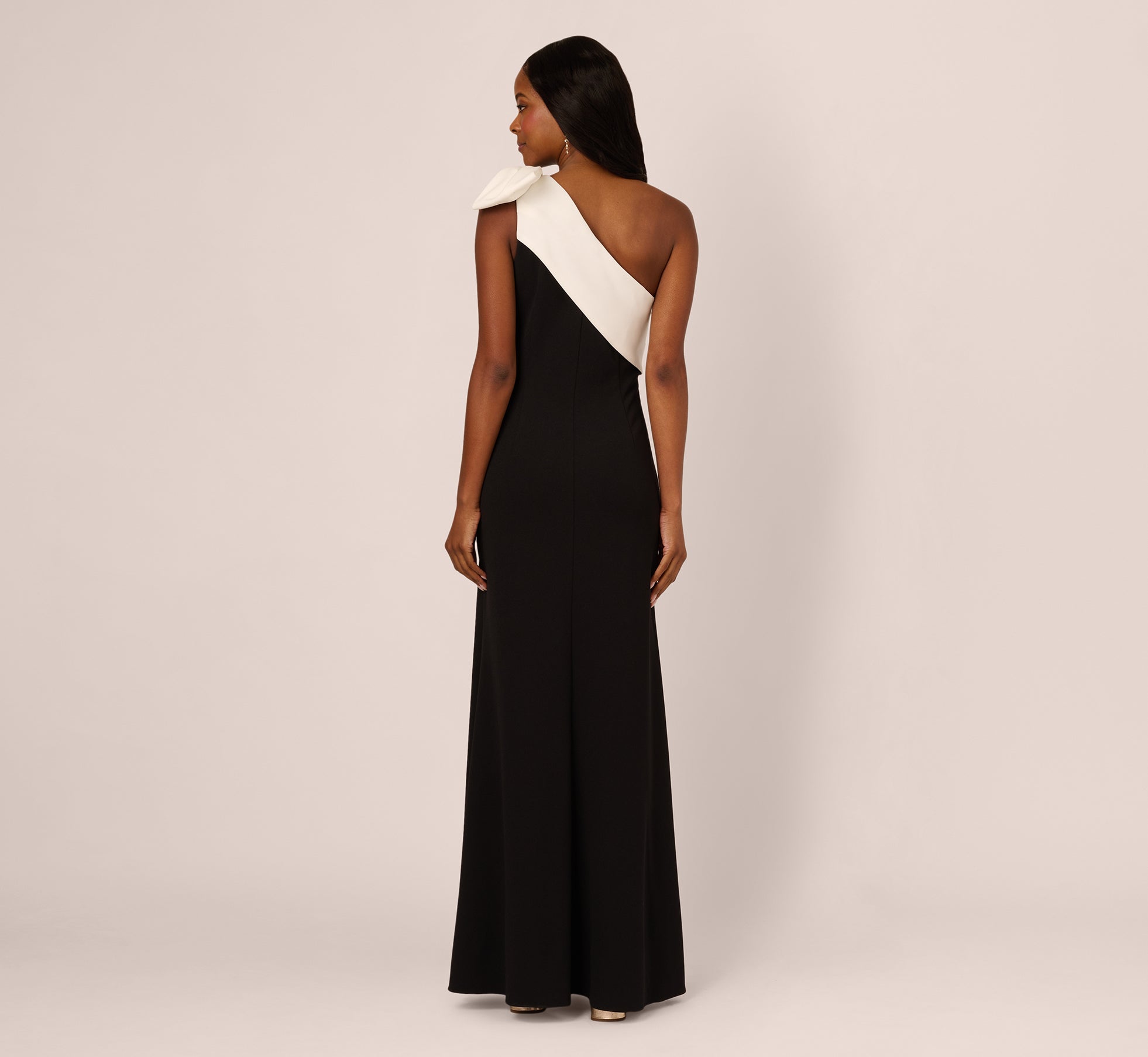 Elegant One Shoulder Color Block Bow Gown in Black & Ivory - Perfect for Evening Galas, Prom Dresses & Formal Events