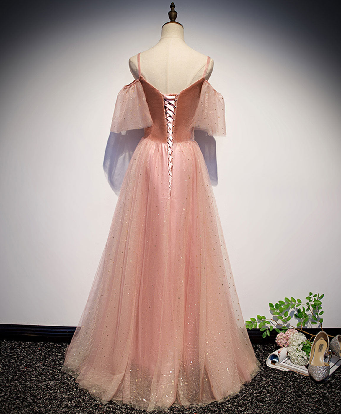 Elegant Pink Sweetheart Tulle Long Prom Dress - Formal Evening Gown for Homecoming, Ball & Special Occasions