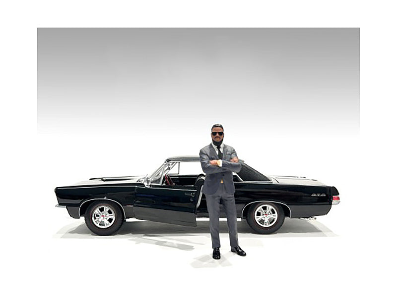 1/24 Scale Gentlemen's Club Figure 2 - Highly Detailed Resin Model for Car Diorama & Display - Perfect for Model Car Enthusiasts & Collectors