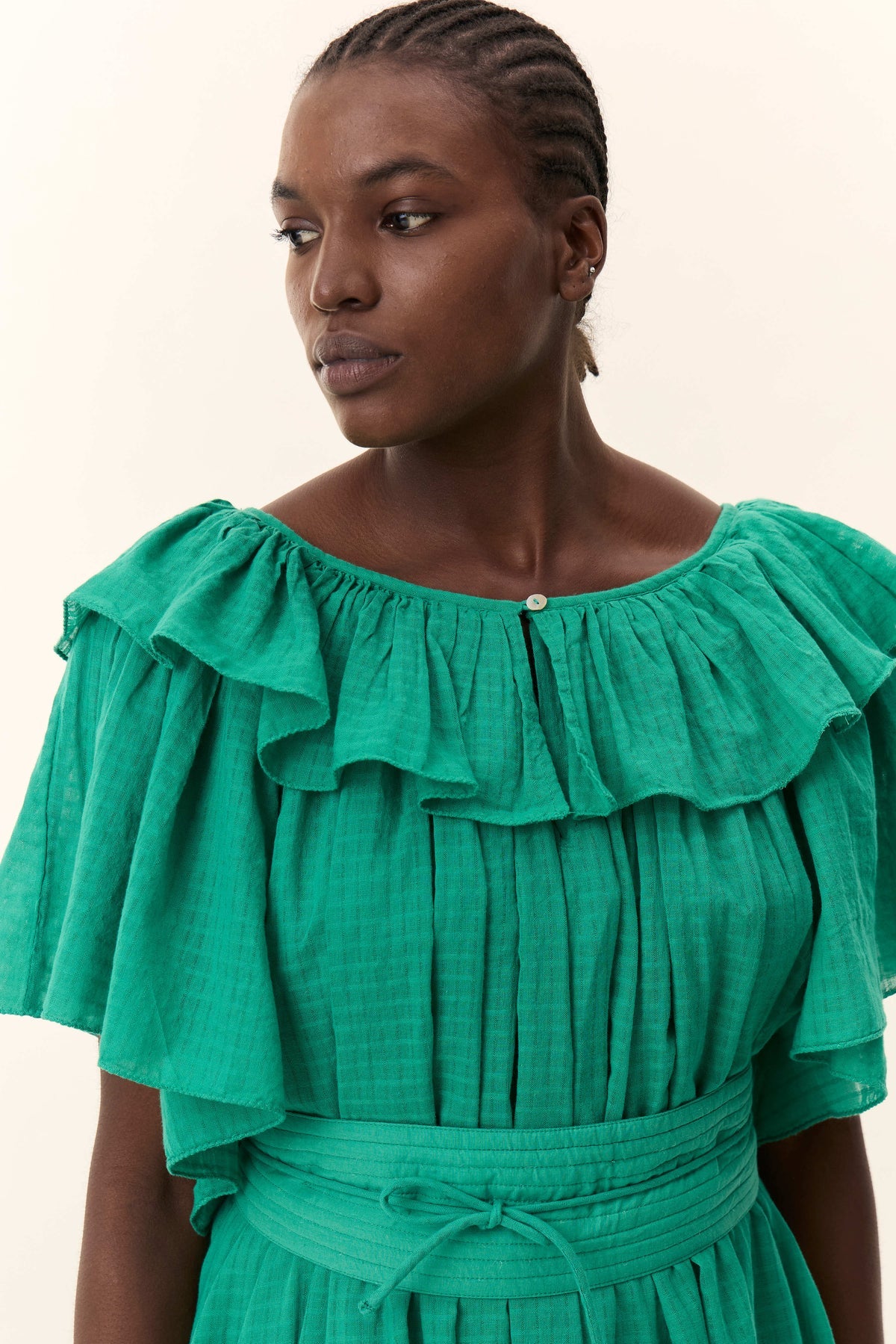 Leon & Harper Raeya Green Dress - Elegant Flowy Midi Dress for Women | Perfect for Weddings, Parties & Date Nights