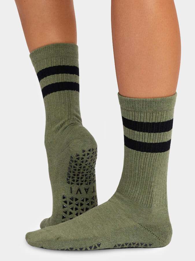 Tavi Kai Non-Slip Crew Grip Socks for Women & Men - Yoga, Pilates, Barre, Workout & Dance - Anti-Skid Traction Socks for Home, Studio & Gym