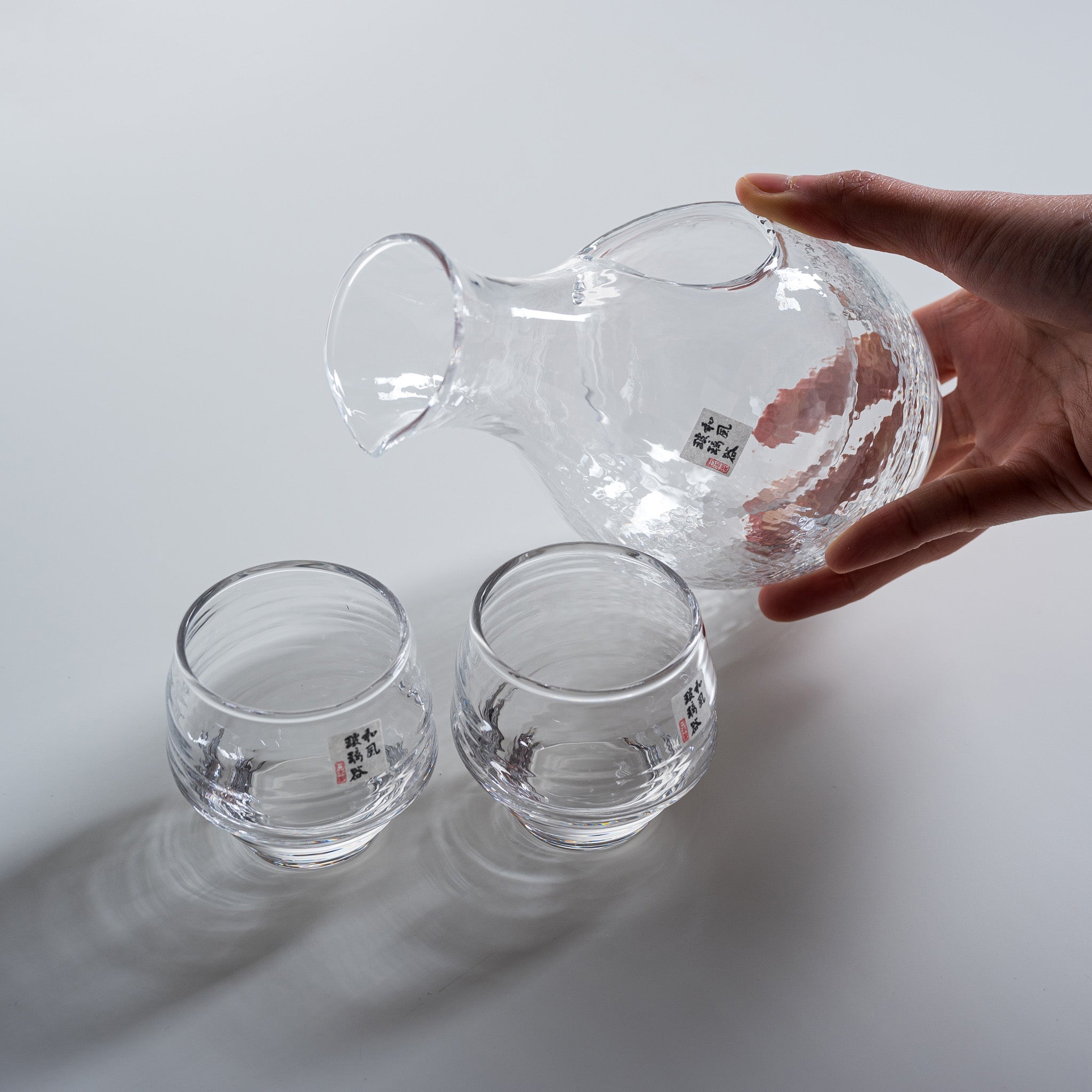 Premium Transparent Cold Sake Set - 1 Glass Jug with 2 Matching Cups | Japanese Chilled Sake Serving Kit for Dinner Parties, Gifts & Home Bars