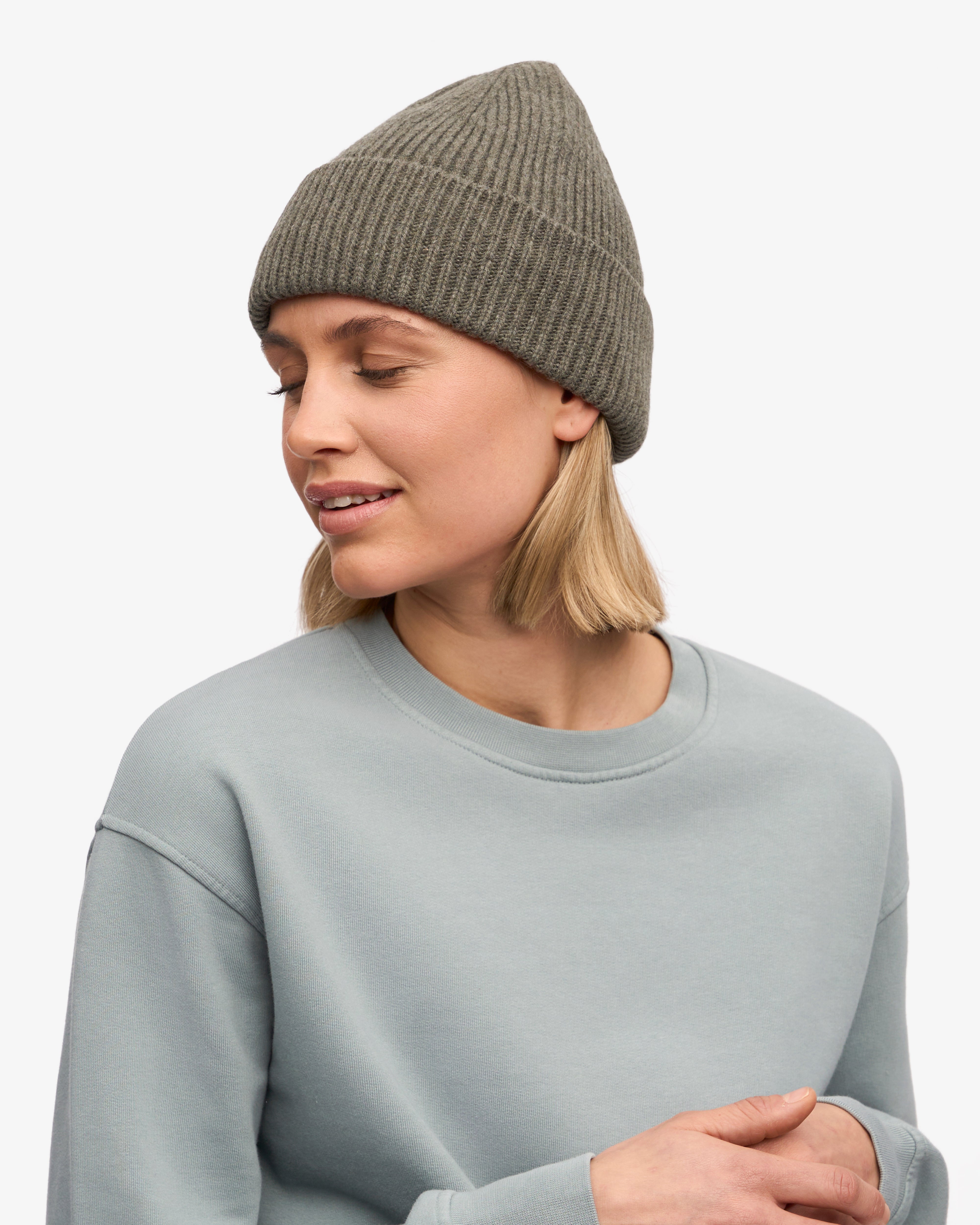 Merino Wool Beanie for Men & Women - Soft & Warm Winter Hat in Dusty Olive - Perfect for Skiing, Hiking & Outdoor Activities