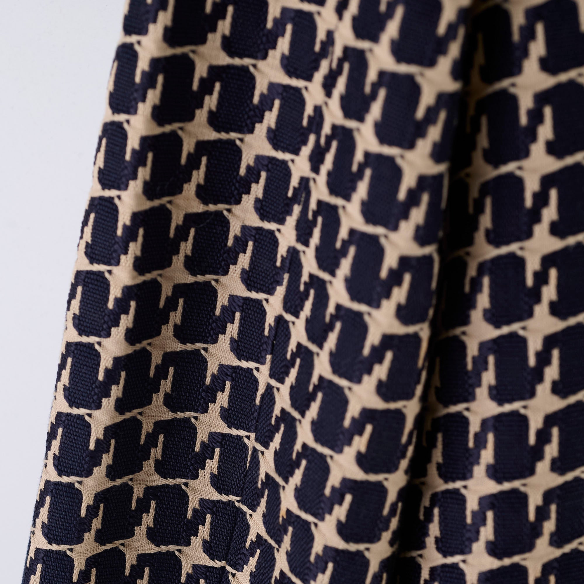 Chanel 01P Spring Summer Jacket for Women - Navy & Beige Tweed Coat - Size 34 - Perfect for Office Wear & Spring Fashion Outfits