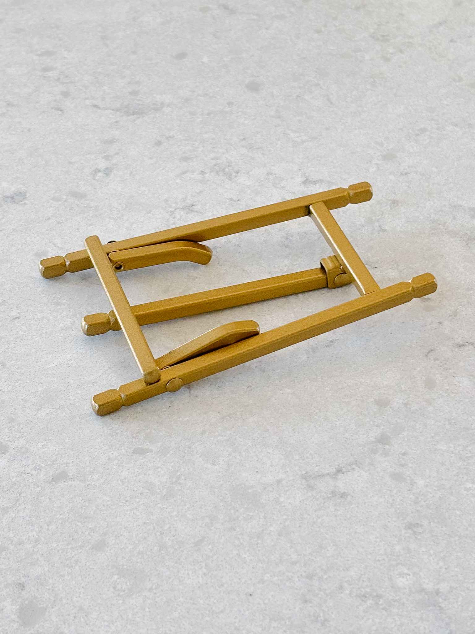 Small Wooden Art Display Easel for Paintings & Photos - Perfect for Home Decor, Artist Studios & Classroom Displays