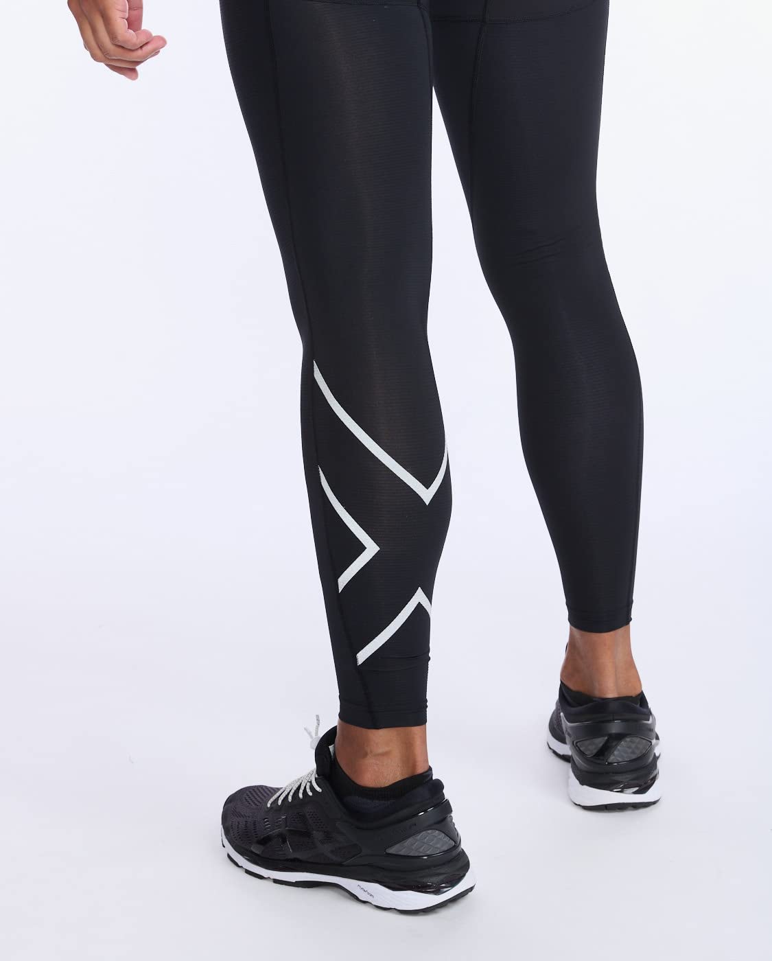2XU Aero Vent Compression Tights for Men & Women - High-Performance Running, Cycling & Workout Leggings with Breathable Mesh Panels - Ideal for Marathon Training, Gym Sessions & Active Lifestyle