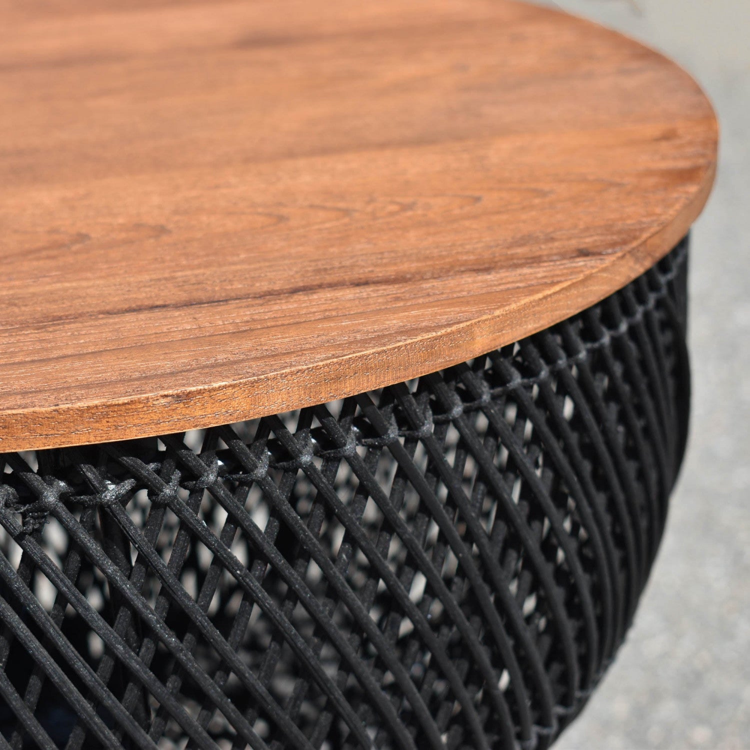 Modern Bayan Wave Side Table - Sleek Black Accent Table for Living Room, Bedroom, or Office - Perfect Nightstand, End Table, or Decorative Furniture Piece