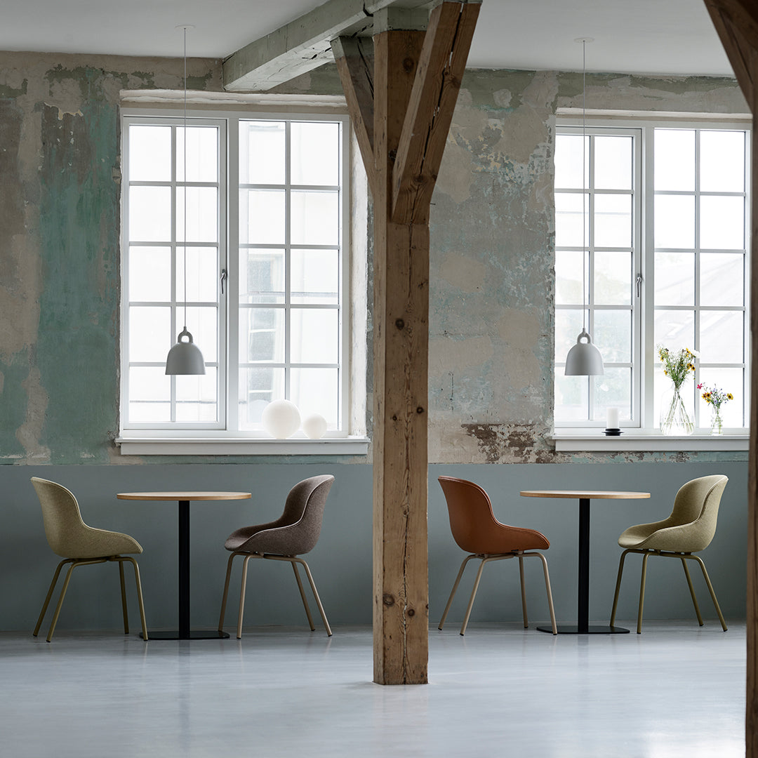 Stylish Hyg Side Chair with Steel 4-Leg Base & Comfortable Upholstered Seat - Perfect for Dining Rooms, Home Offices, and Small Spaces