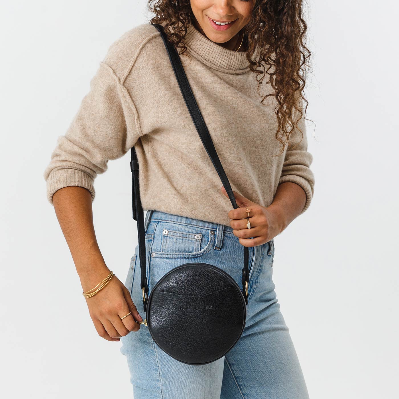 Stylish Circle Crossbody Bag for Women - Trendy Leather Shoulder Purse with Adjustable Strap - Perfect for Everyday Use, Travel & Shopping