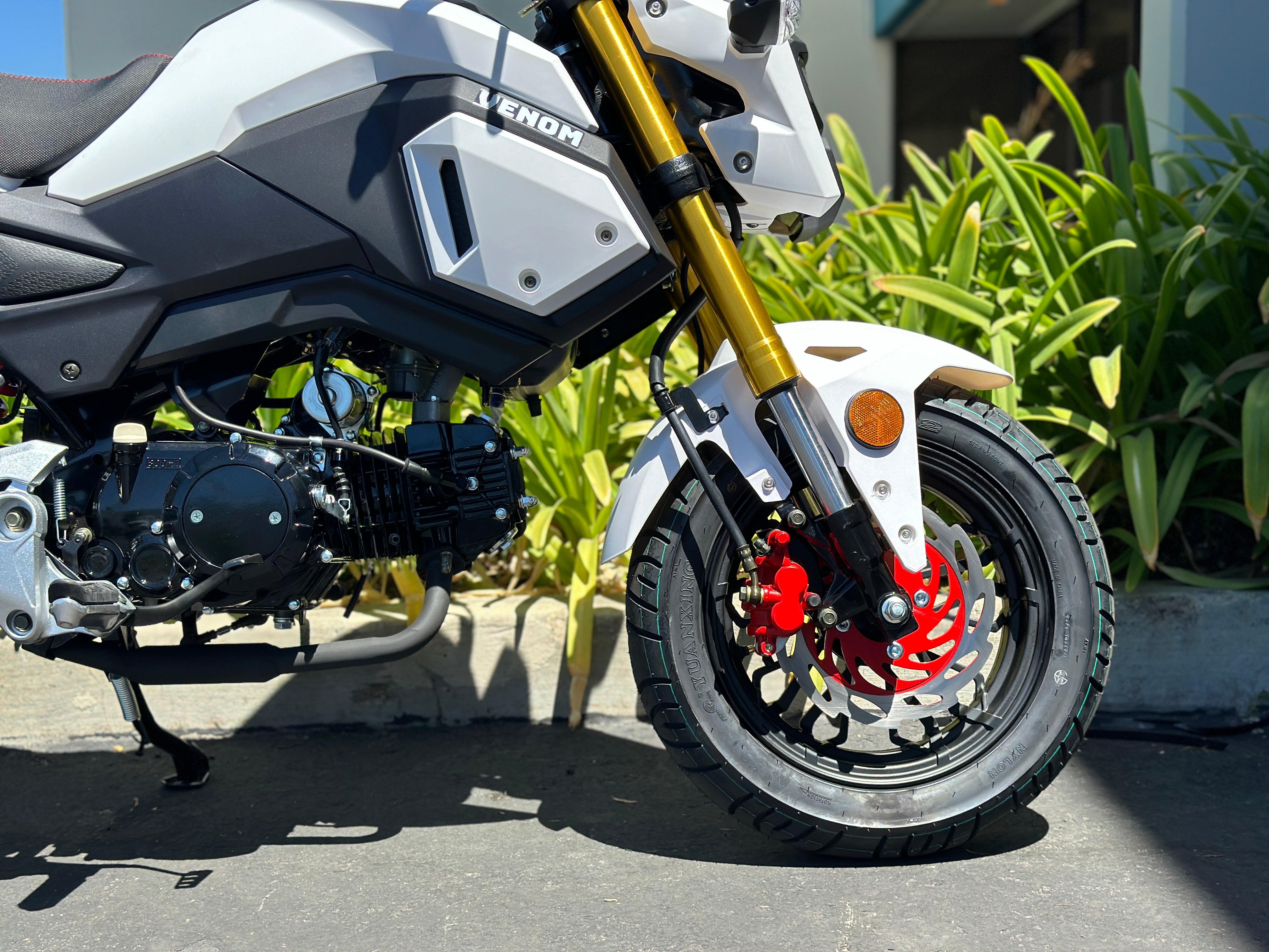 Venom X20 125cc 4-Speed Gas-Powered Motorcycle - Dirt Bike for Adults & Teens - Off-Road, Trail Riding & Commuting