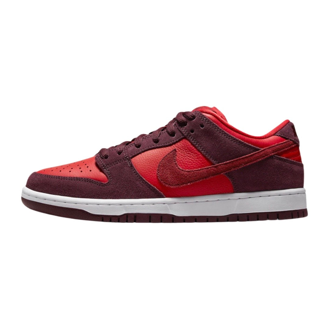 Nike SB Dunk Low 