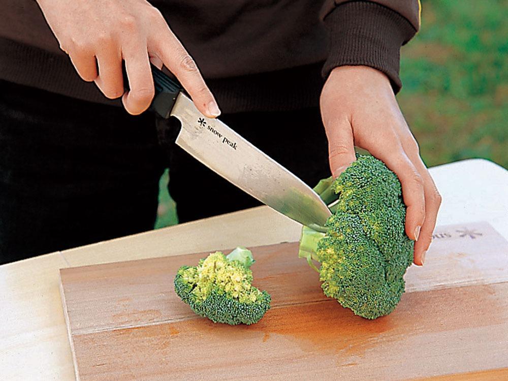 Premium Santoku Knife for Kitchen - 7 Inch Japanese Chef Knife with Ergonomic Handle - Perfect for Slicing, Dicing, and Chopping Vegetables, Meat, and Fish - Ideal for Home Cooks and Professional Chefs