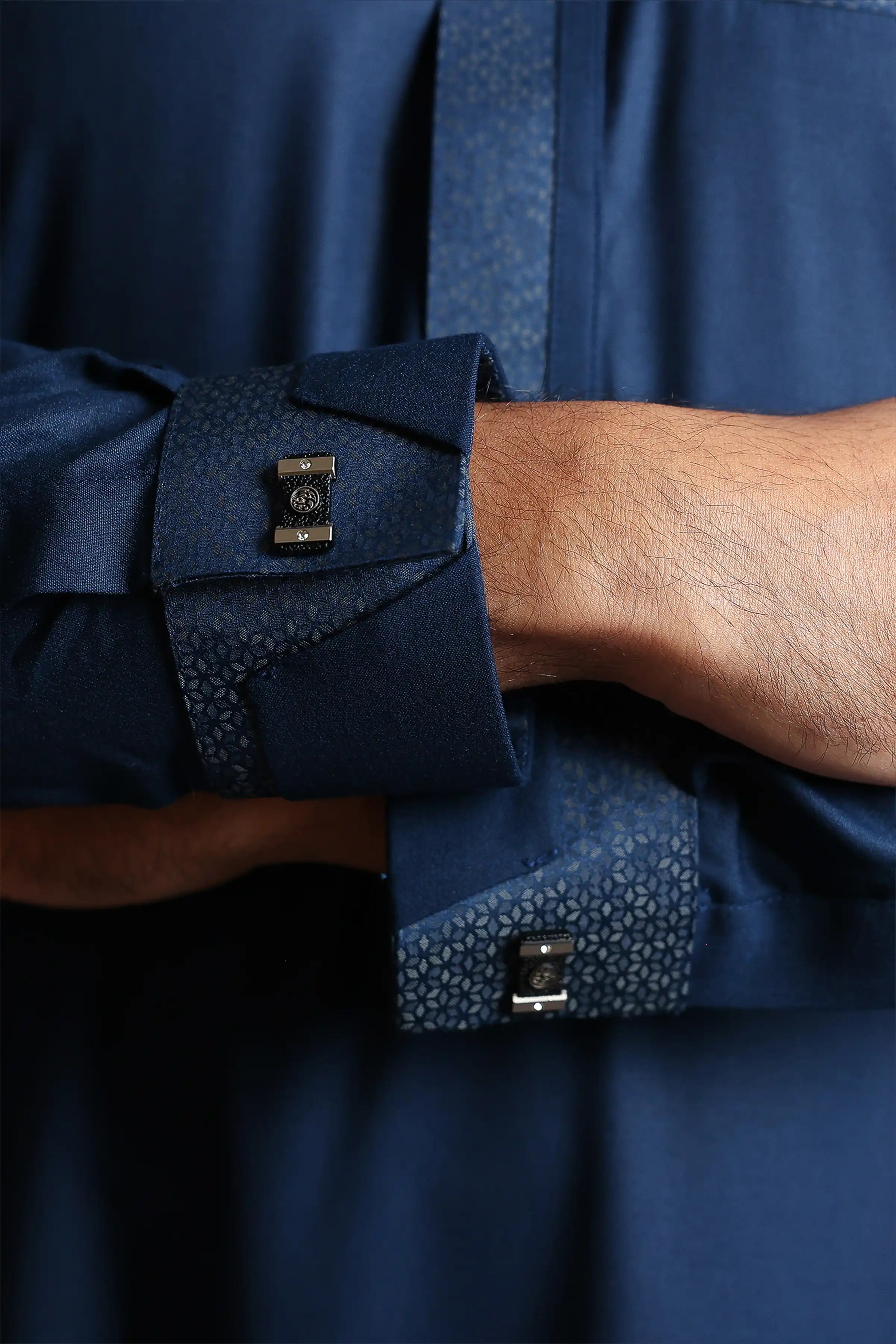 J140 C1 Catalina Blue Thobe for Men - Traditional Islamic Robe with Comfortable Fit - Perfect for Prayer, Eid, and Special Occasions