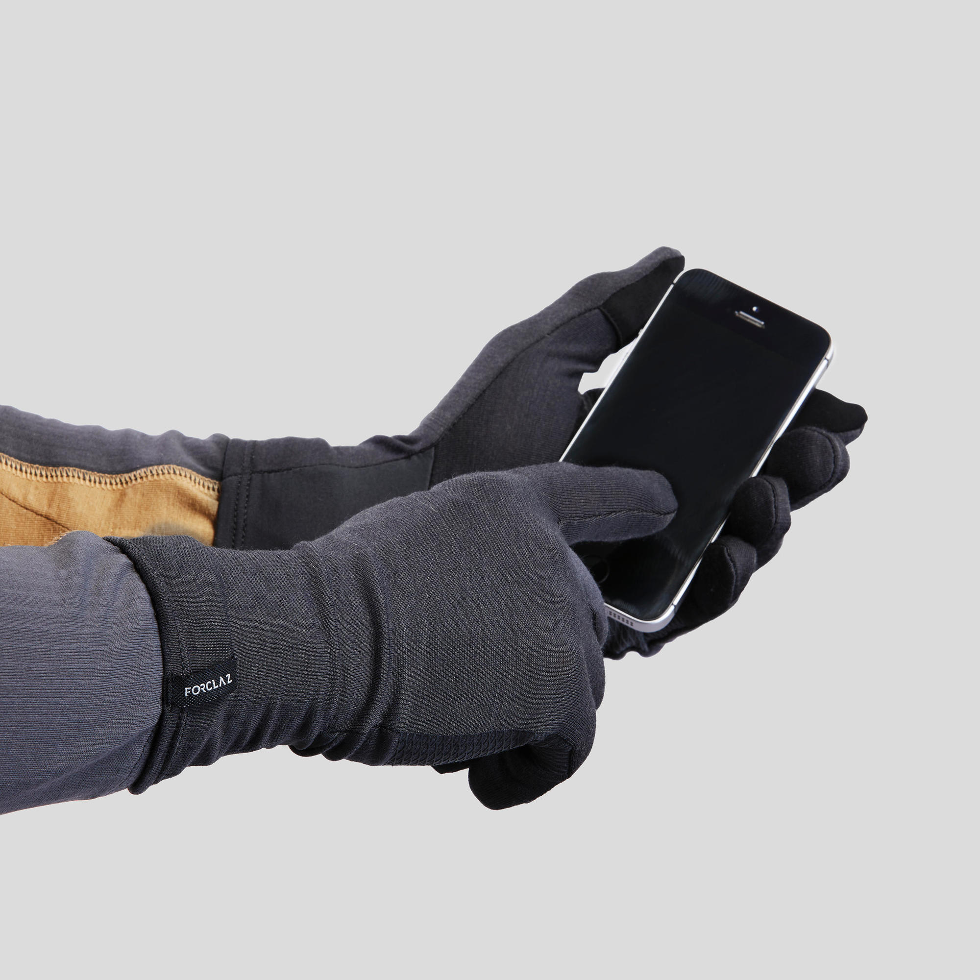 Forclaz MT500 Merino Wool Liner Gloves for Adults - Warm & Breathable Hiking Gloves for Men & Women - Perfect for Winter Trekking, Camping & Outdoor Activities