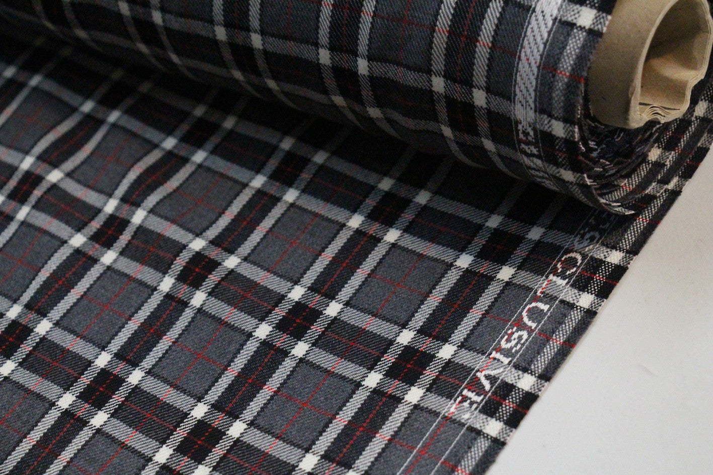 Busini Tartan Plaid Scarf - Soft & Warm Wool Blend Wrap for Women & Men - Perfect for Fall, Winter & Outdoor Activities