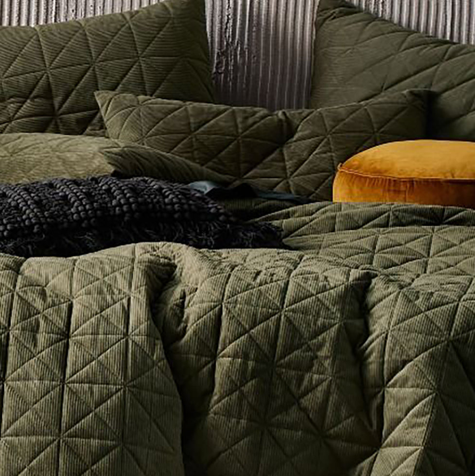 Linen House Heath Olive Quilt Cover Set - Soft & Breathable Bedding Set for Queen/King Size - Perfect for Cozy Bedrooms, Guest Rooms & Vacation Homes