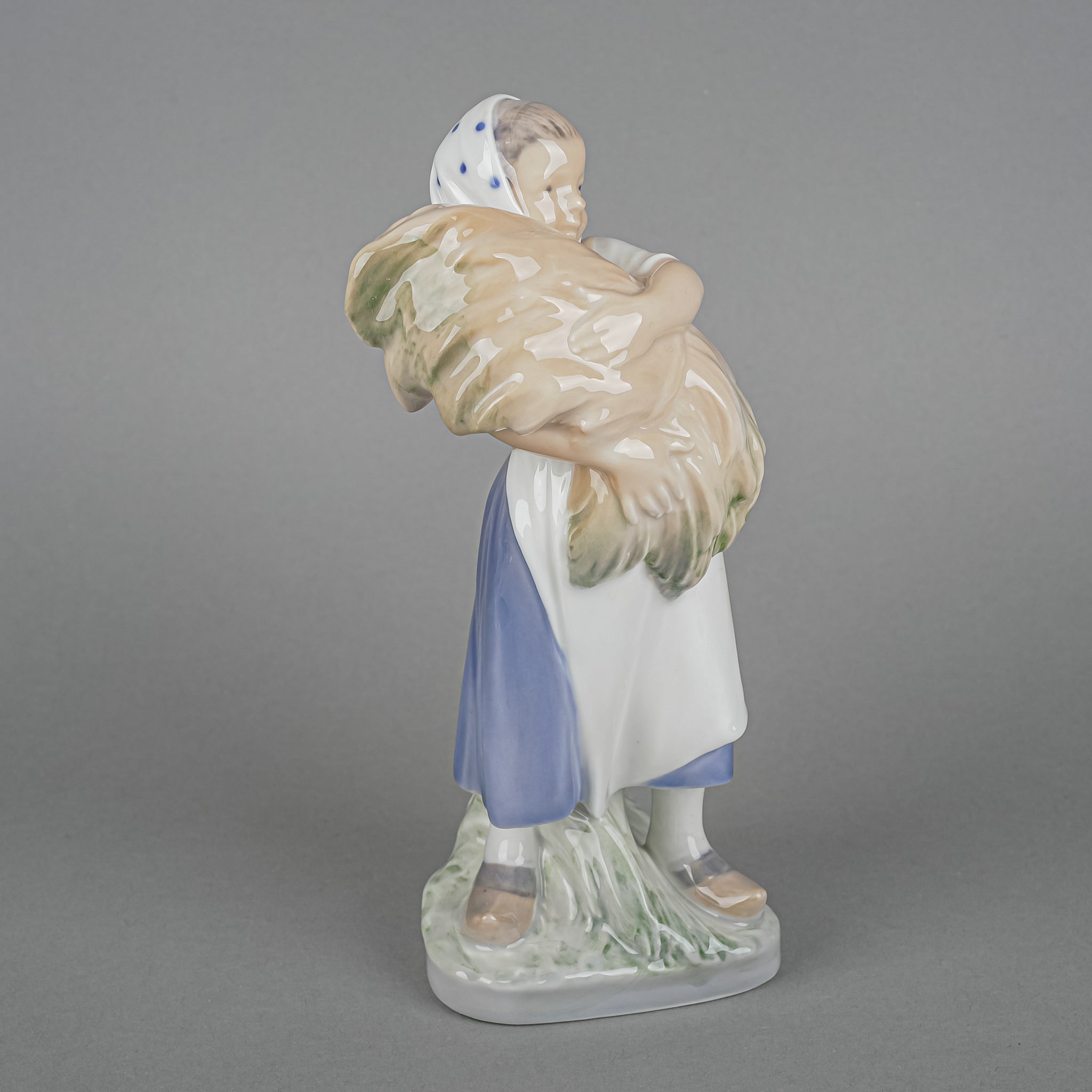 Royal Copenhagen Figurine - Girl With Wheat Sheaf 908 | Collectible Porcelain Statue | Home Decor & Gift for Collectors
