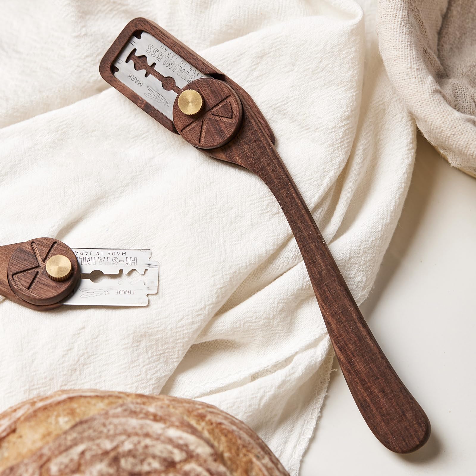 Premium Bread Lame Dough Scoring Tool with 5 Stainless Steel Blades & Protective Cover - Professional Sourdough Scoring Knife for Artisan Bread Baking - Perfect for Home Bakers & Commercial Bakeries (Elegant Dexterous-Cut Series) - Ideal for Creating Beautiful Patterns on Sourdough, Baguettes & Artisan Loaves