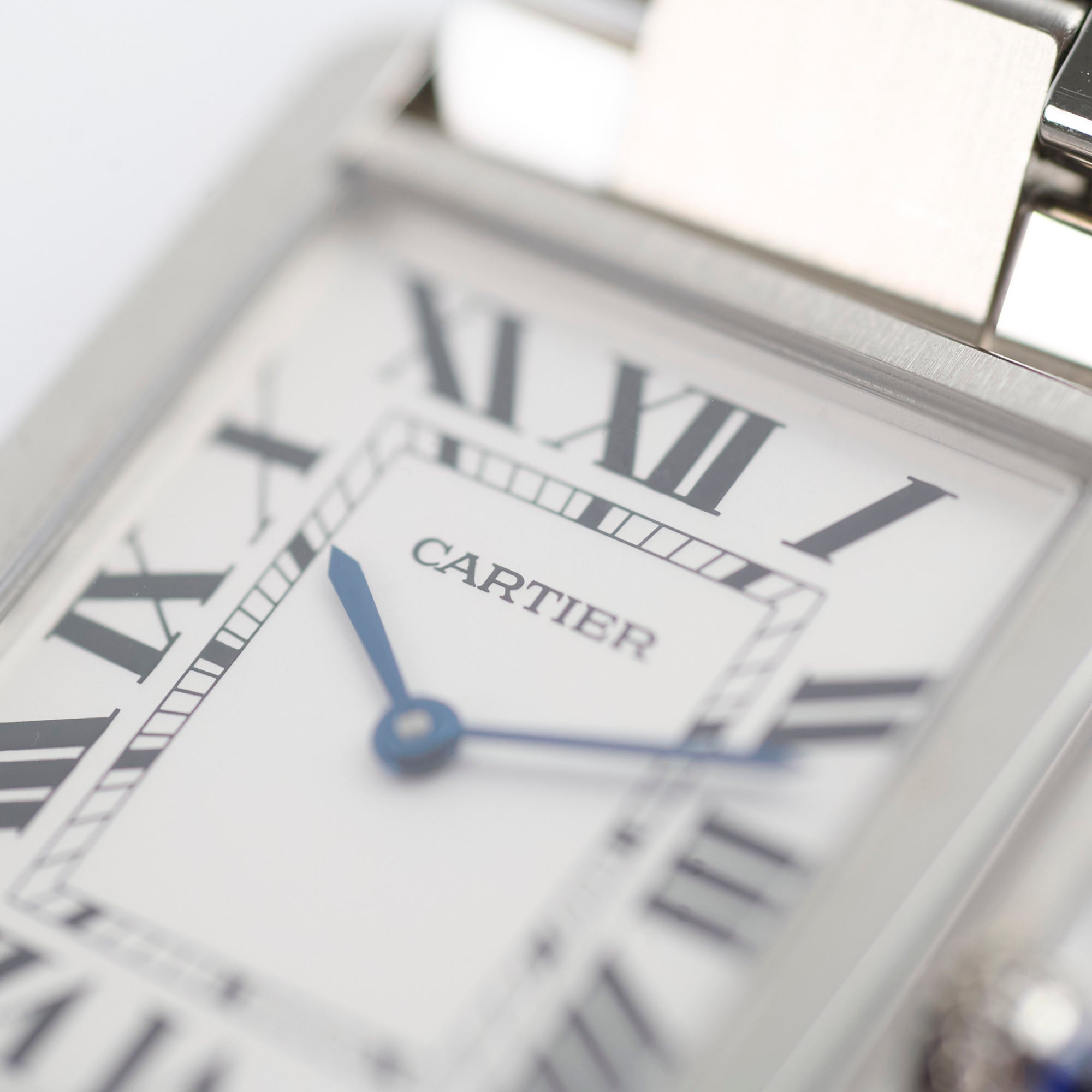 Cartier Tank Solo Large Model W5200014 - Luxury Swiss Watch for Men & Women - Perfect for Business, Formal Events & Gifting