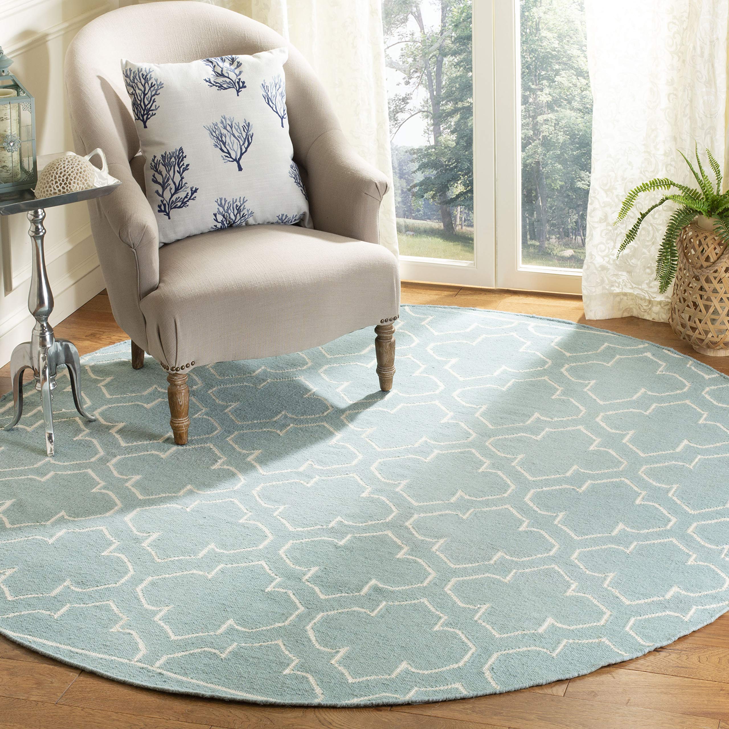 SAFAVIEH Dhurries Collection 7' Round Blue & Ivory Wool Area Rug - Handmade Flatweave Premium Rug for Living Room, Bedroom & Home Decor | DHU625A
