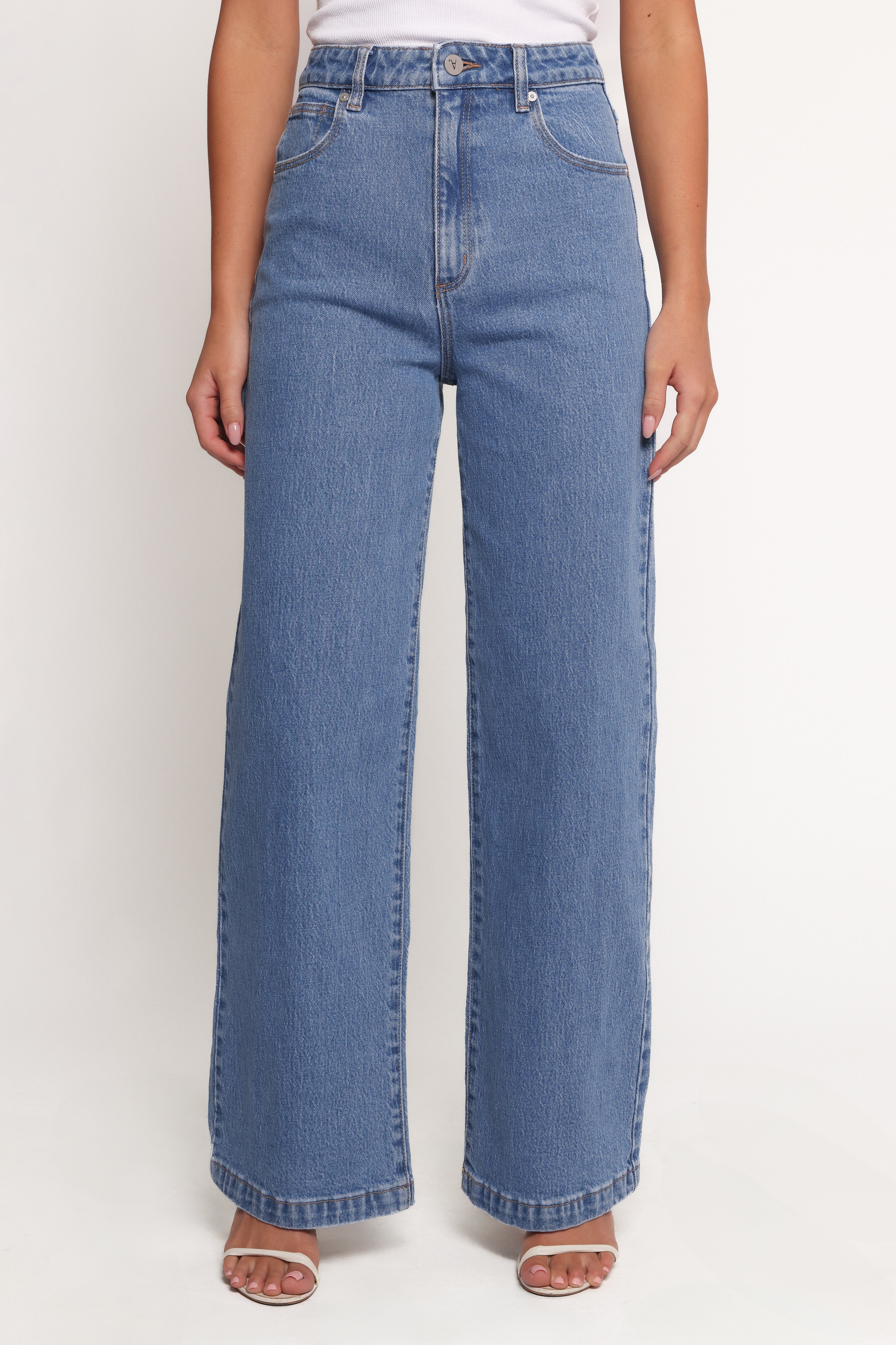 Abrand 94 High Wide Petite Jeans for Women - Stretch Denim Skinny Jeans with Comfort Fit | Perfect for Casual Wear, Office & Night Out