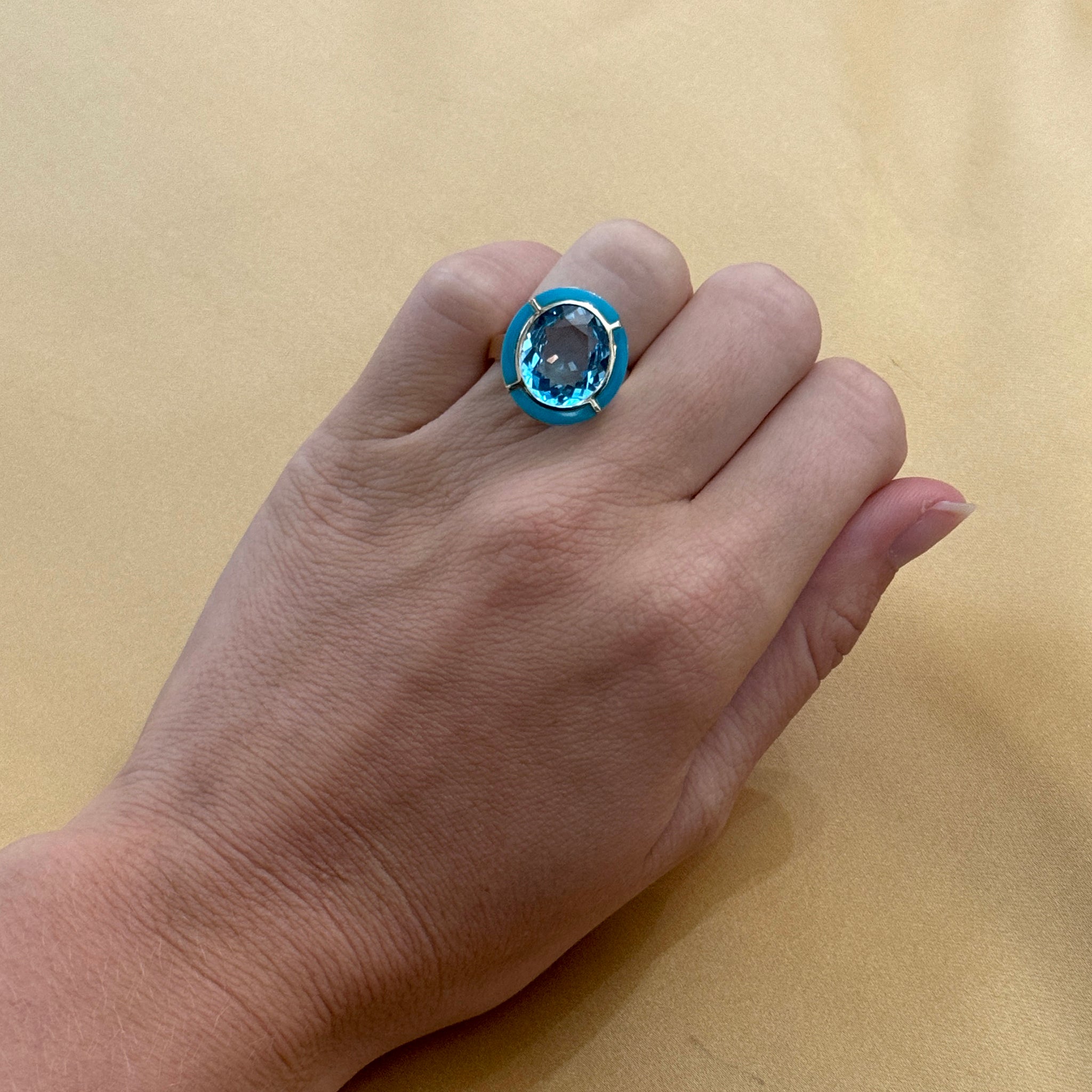 Goshwara Oval Blue Topaz & Turquoise Inlay 18K Gold Ring for Women - Elegant Statement Jewelry for Weddings, Parties & Special Occasions
