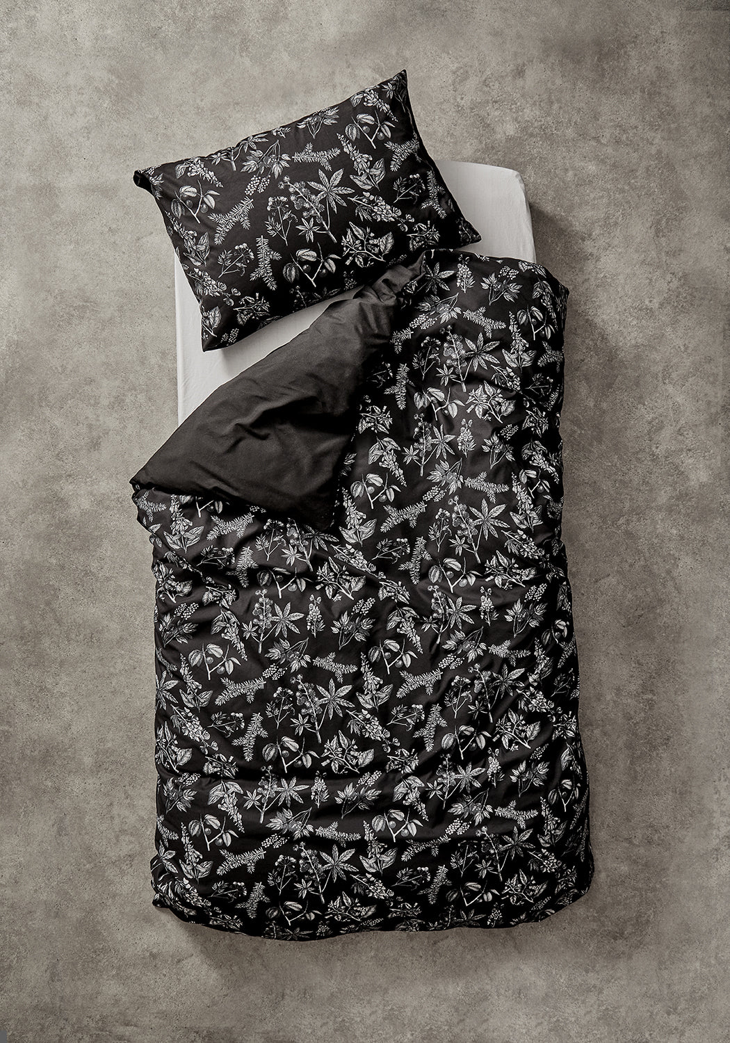 Toxic Plant Print Bedding Set - Single Size for Gothic & Dark Aesthetic Bedroom Decor | Perfect for Halloween, Themed Rooms & Unique Home Styling