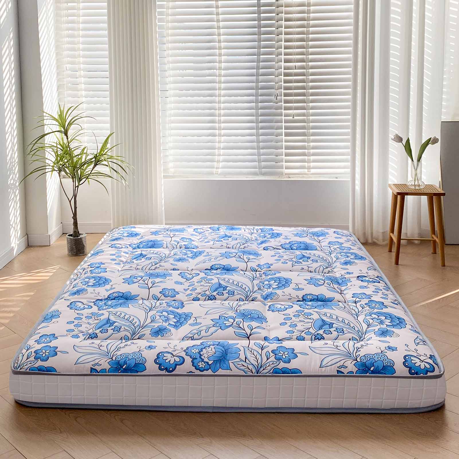 MAXYOYO Padded Japanese Floor Mattress - Floral Printed Futon Mattress & Folding Sleeping Pad for Guest Bed, Camping, Yoga & Meditation | Comfortable Floor Cushion for Small Spaces