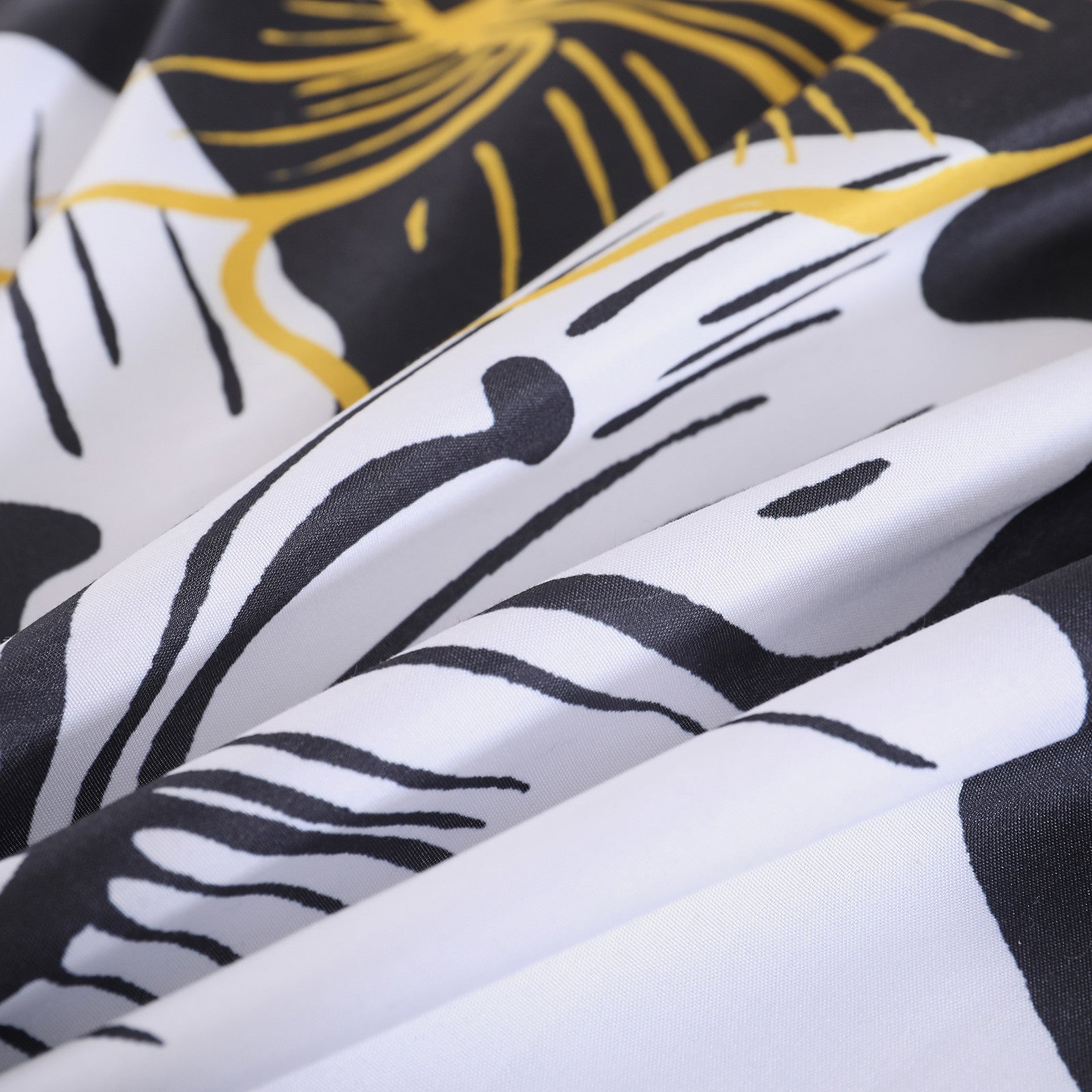 Luxury King Comforter Set - Black & Gold Floral 3-Piece Bedding Set | Ultra Soft Microfiber for All Seasons | Perfect for Master Bedroom, Guest Room & Hotel Decor