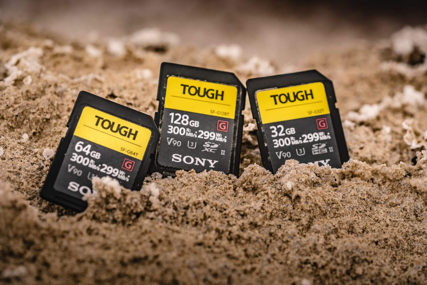 Sony 64GB UHS-II Tough G-Series SDXC Memory Card 2-Pack with Aluminum Card Reader & Protective Case - High-Speed 300MB/s for 4K Video, DSLR Cameras, Drones - Perfect for Professional Photographers & Outdoor Adventures