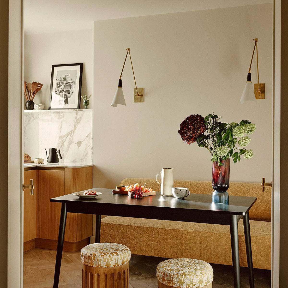 Magari Modern Wall Lamp - Sleek LED Sconce Lighting for Bedroom, Living Room & Hallway - Energy Efficient Indoor Wall Light Fixture