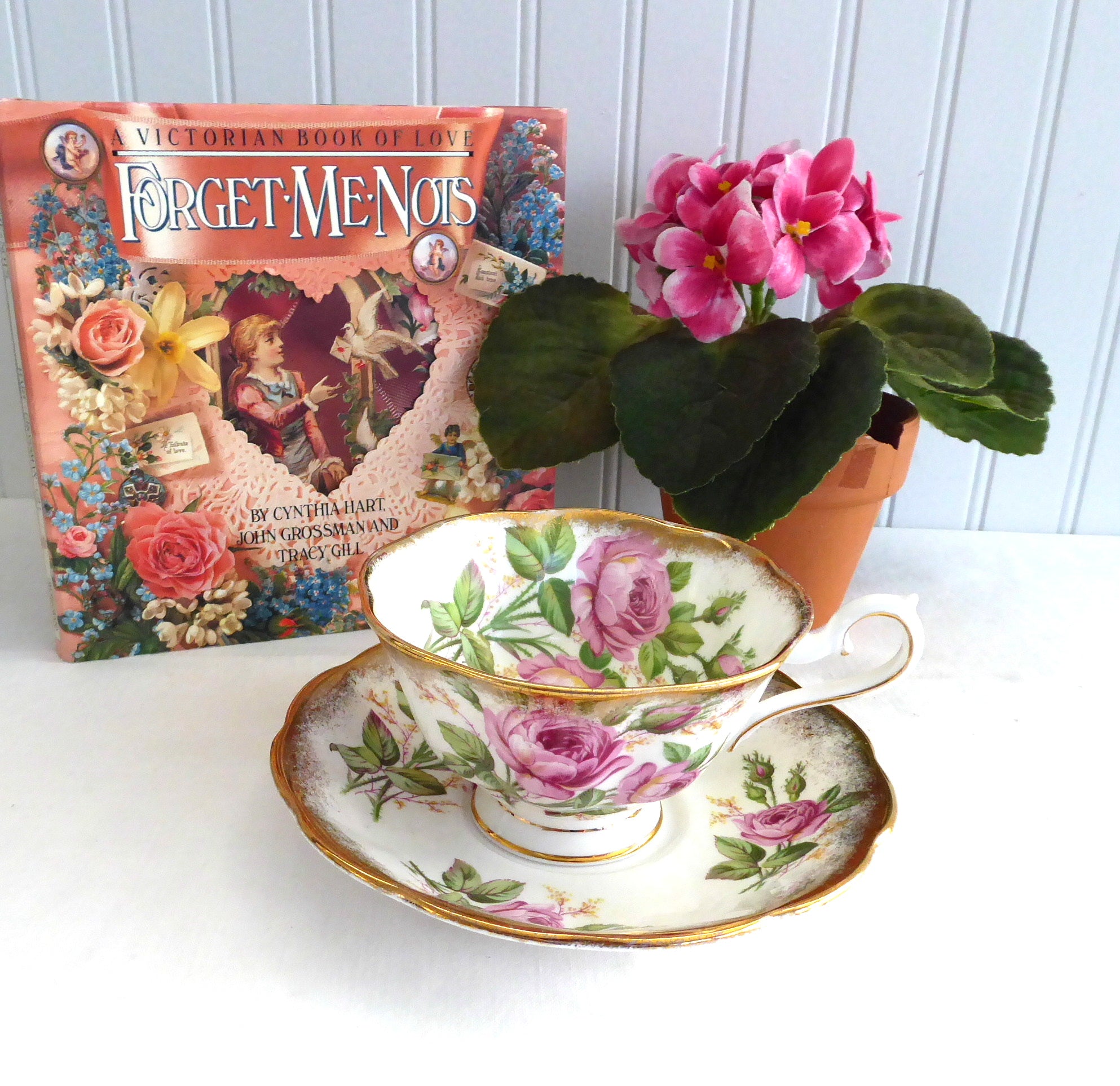 Royal Albert Vintage English Bone China Pink Roses Cup and Saucer Set - 1950s Classic Floral Tea Set for Afternoon Tea, Bridal Shower & Collectible Display