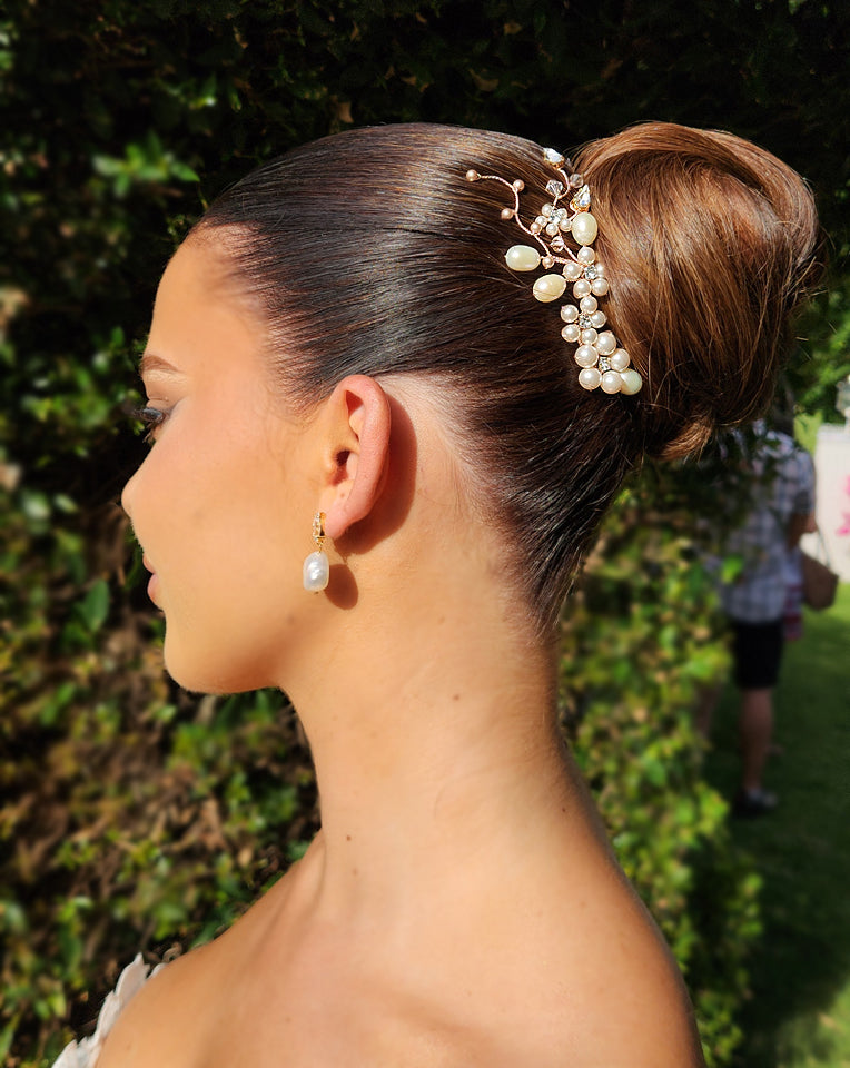 Elegant Wedding Headpiece & Bridal Set – Freshwater Pearl Floral Vine Twin Hair Accessories by Kezani | Perfect for Bridal Showers, Weddings & Special Occasions