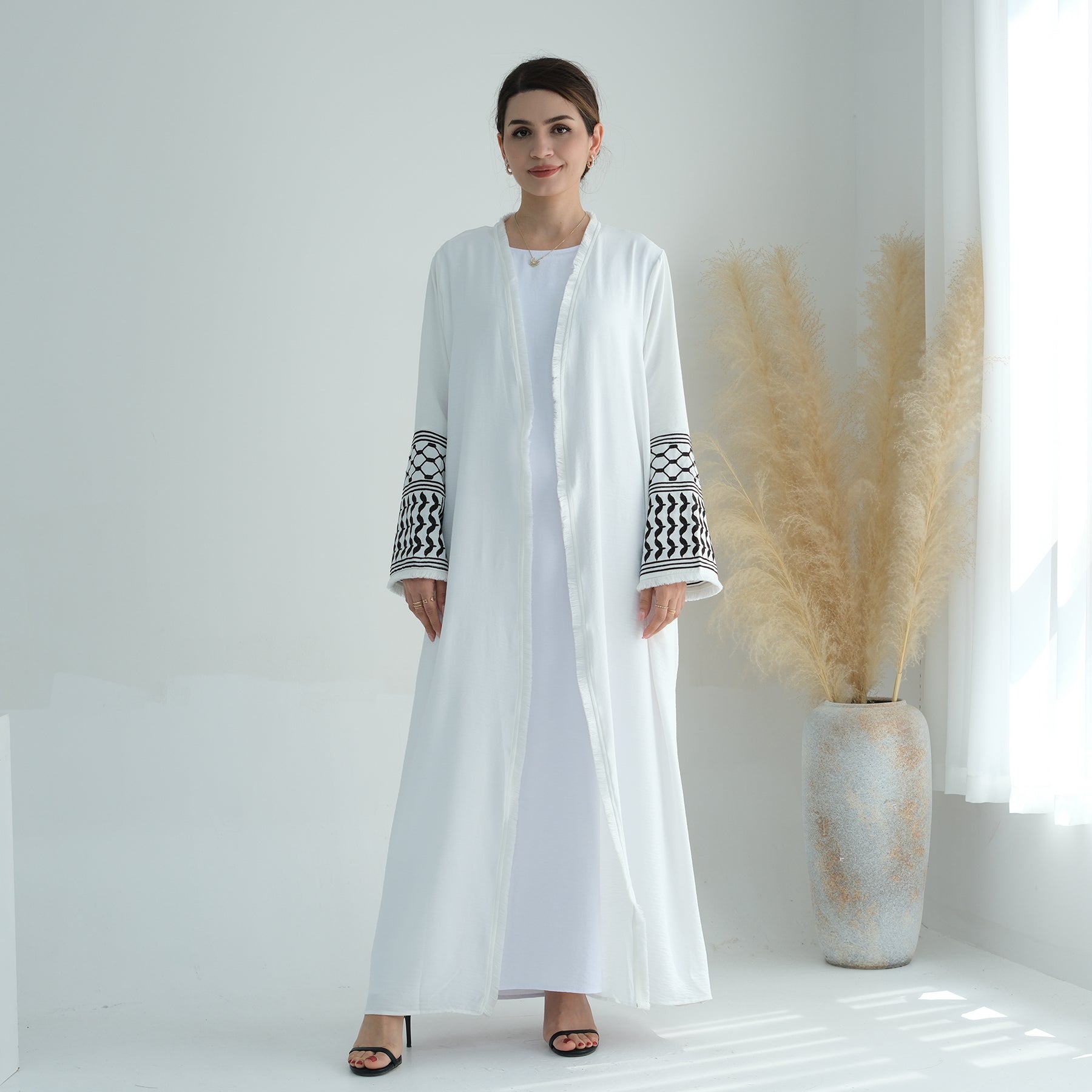 Stylish White Kufiya Open Abaya Set for Women - Modest Islamic Prayer Dress & Elegant Everyday Outfit