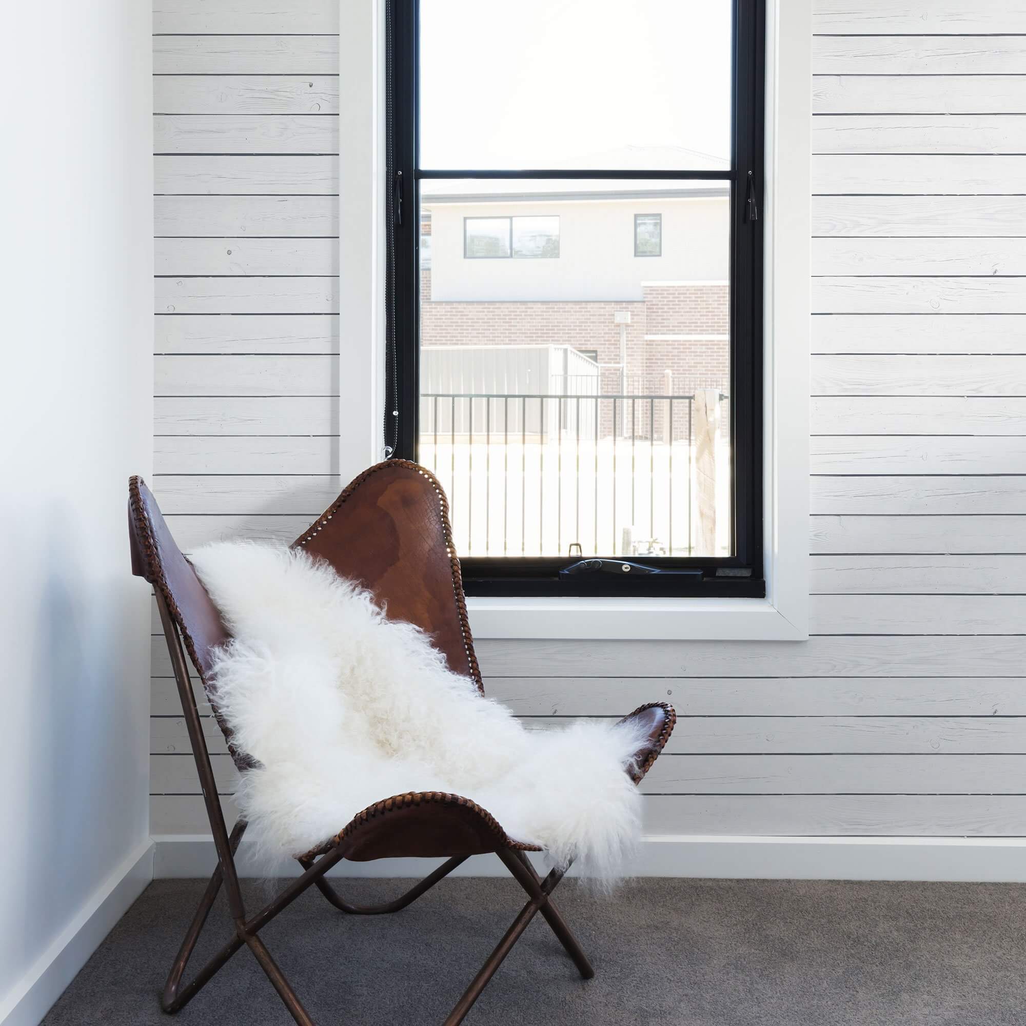 White Shiplap Textured Peel and Stick Removable Wallpaper - Self-Adhesive Wall Covering for Bedroom, Living Room, Kitchen & Home Decor - Easy DIY Installation & Damage-Free Removal - 365c