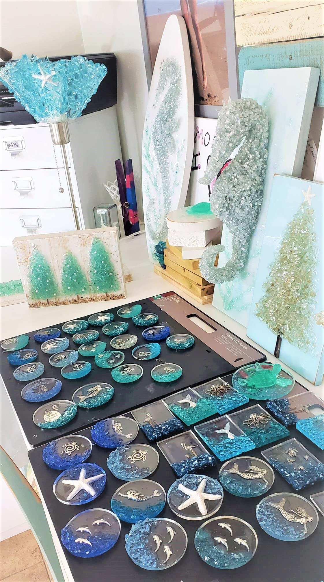 Crushed Glass for Resin Art & DIY Crafts - 3-6mm Turquoise Glass Pieces, Vase Filler, Home Decor (1.5lb) - Perfect for Epoxy Projects, Jewelry Making & Wedding Centerpieces
