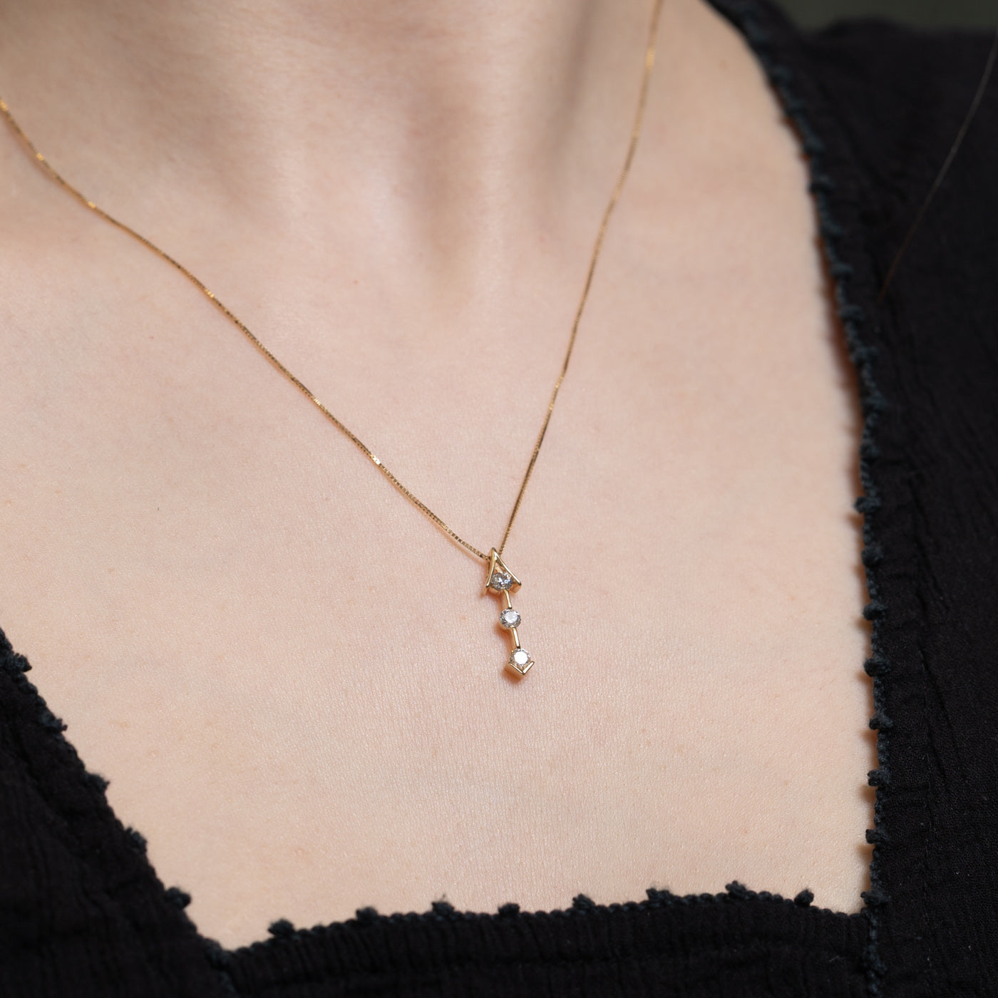 0.30ctw Diamond Arrow Pendant Necklace in 18K Gold - Elegant Jewelry Gift for Women, Perfect for Anniversaries, Birthdays & Special Occasions