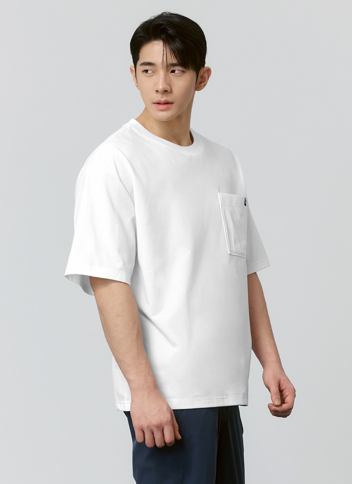 Cool Breeze Oversized Pocket Short Sleeve T-Shirt for Men - Casual Summer Comfort Shirt for Beach, Lounge & Outdoor Activities